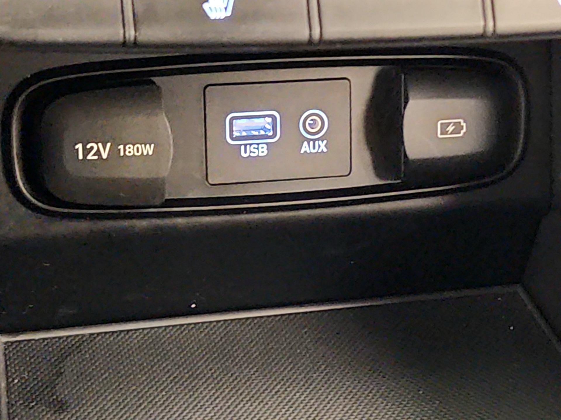 Thumbnail: 2019 Hyundai Santa Fe - 18