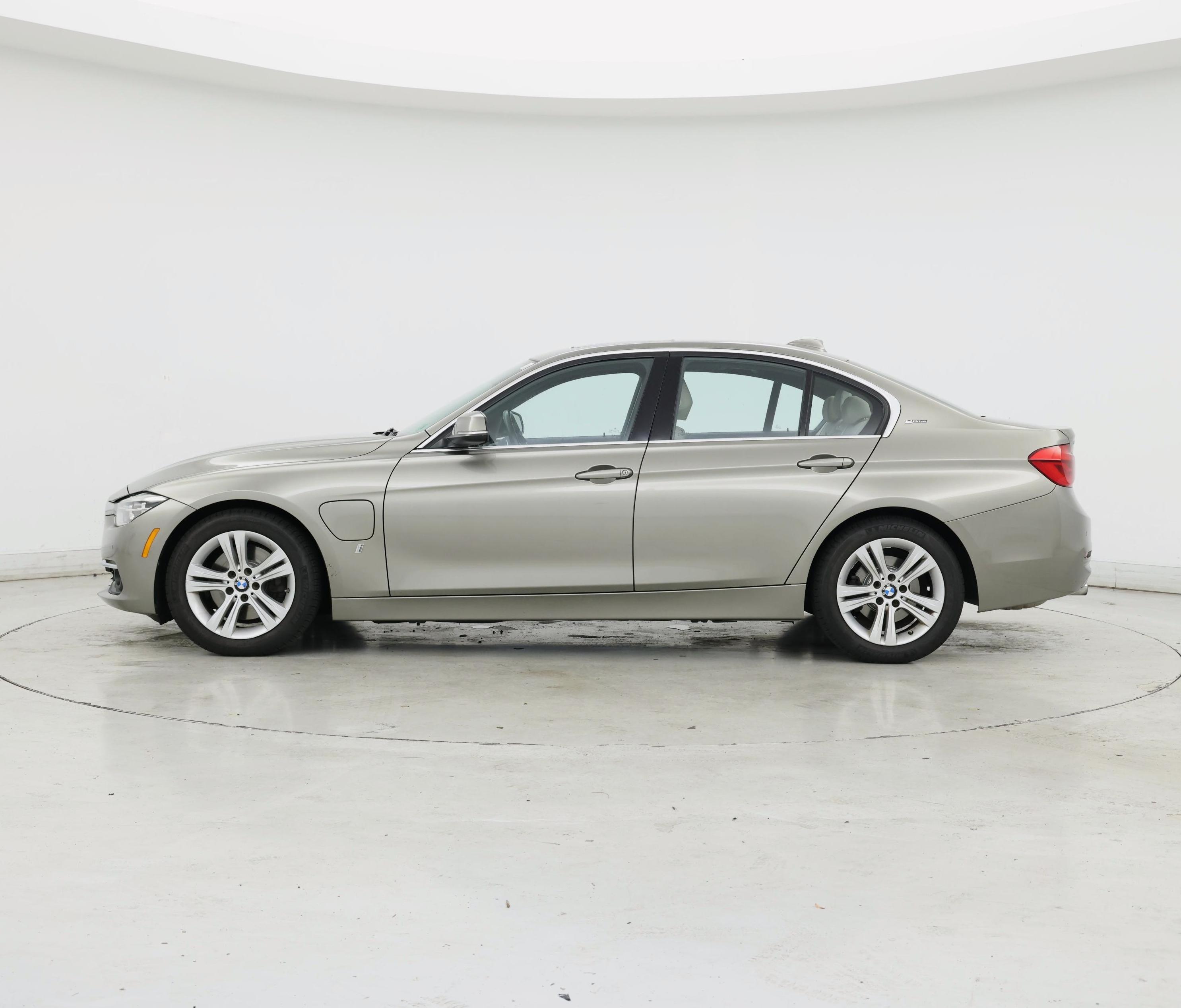 Thumbnail: 2017 BMW 3 Series - 3