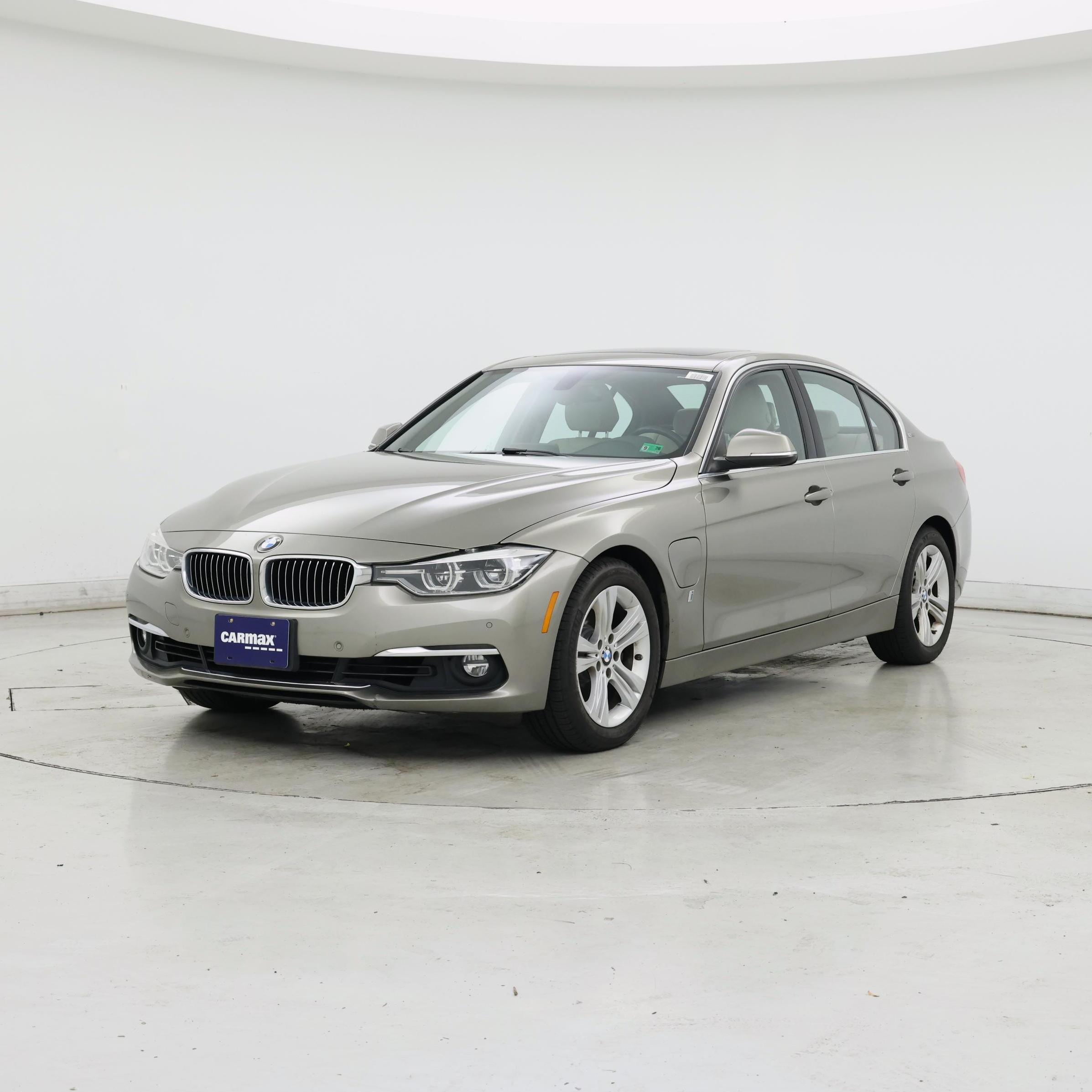 Thumbnail: 2017 BMW 3 Series - 4
