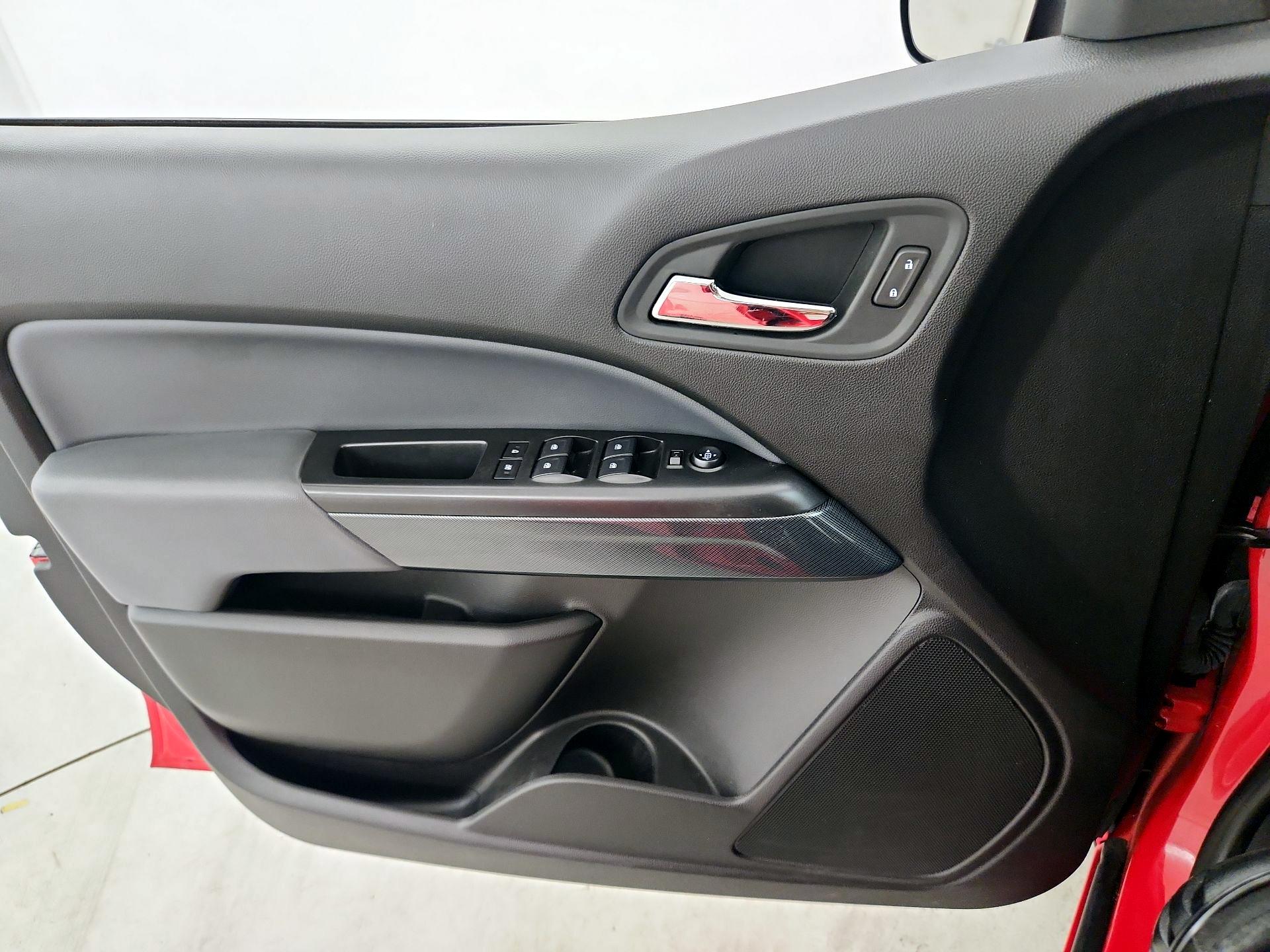 Thumbnail: 2019 Chevrolet Colorado - 12