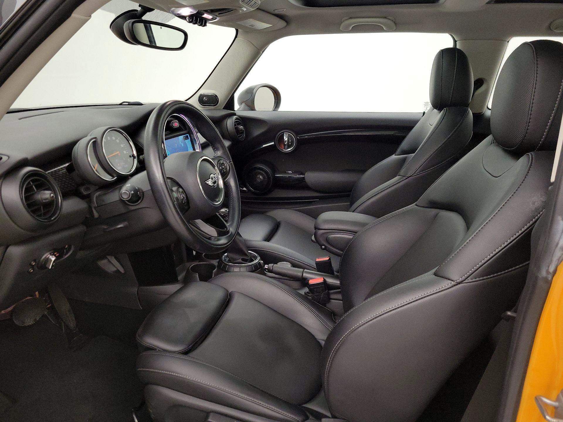 Thumbnail: 2017 MINI Cooper Hardtop - 11