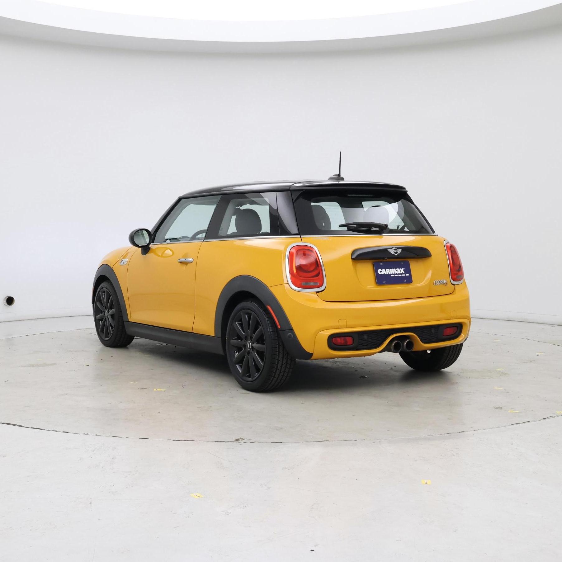 Thumbnail: 2017 MINI Cooper Hardtop - 2