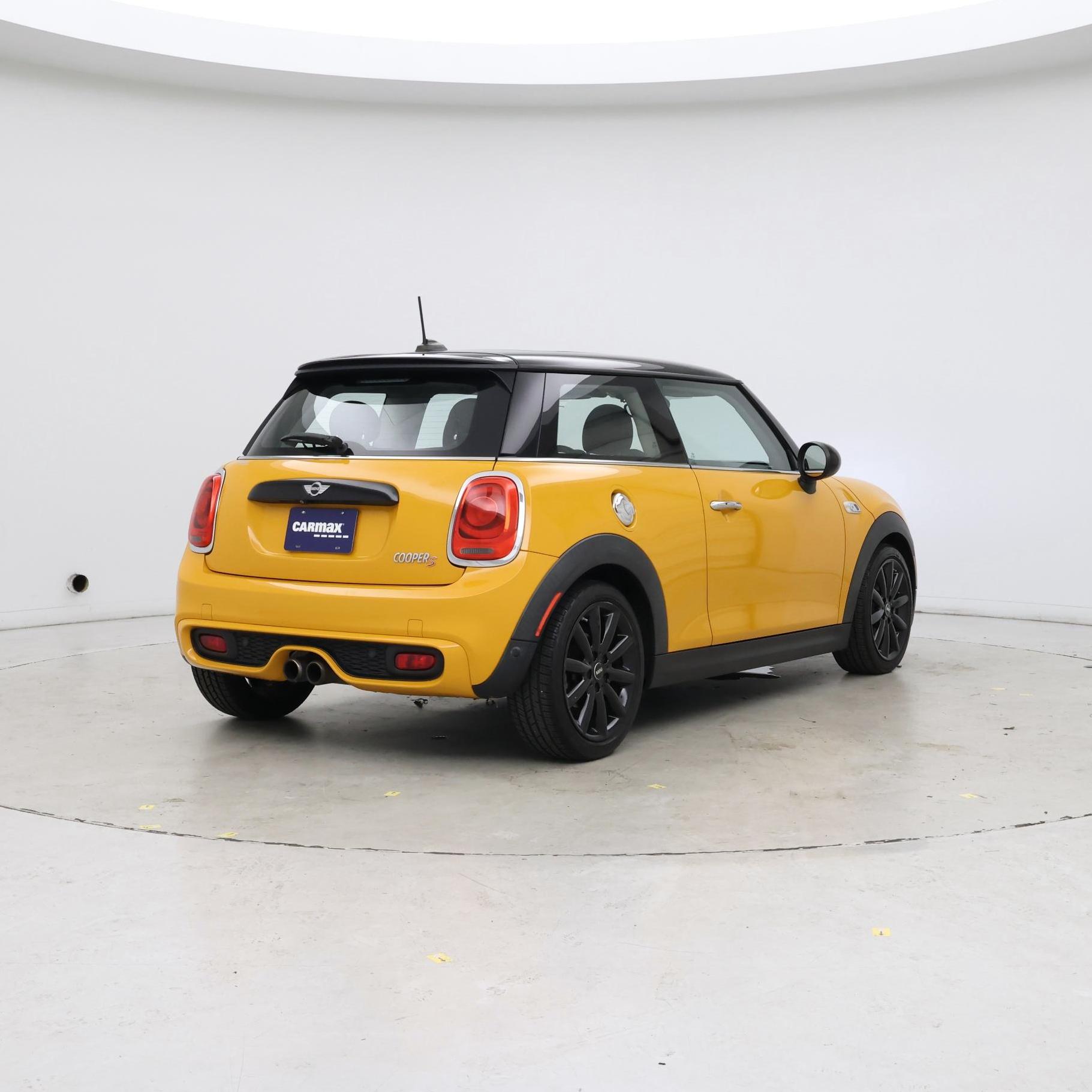 Thumbnail: 2017 MINI Cooper Hardtop - 8