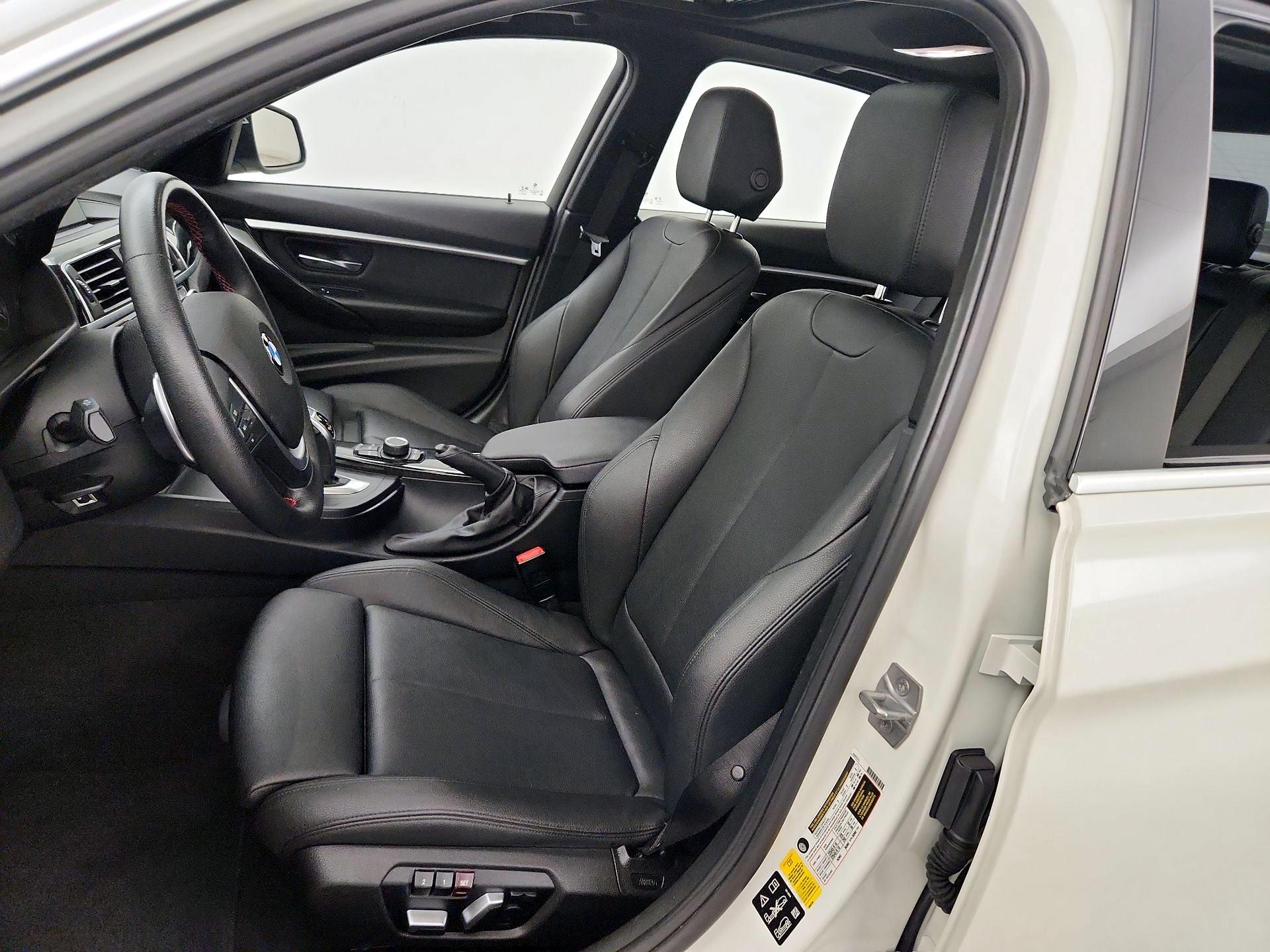 Thumbnail: 2018 BMW 3 Series - 11