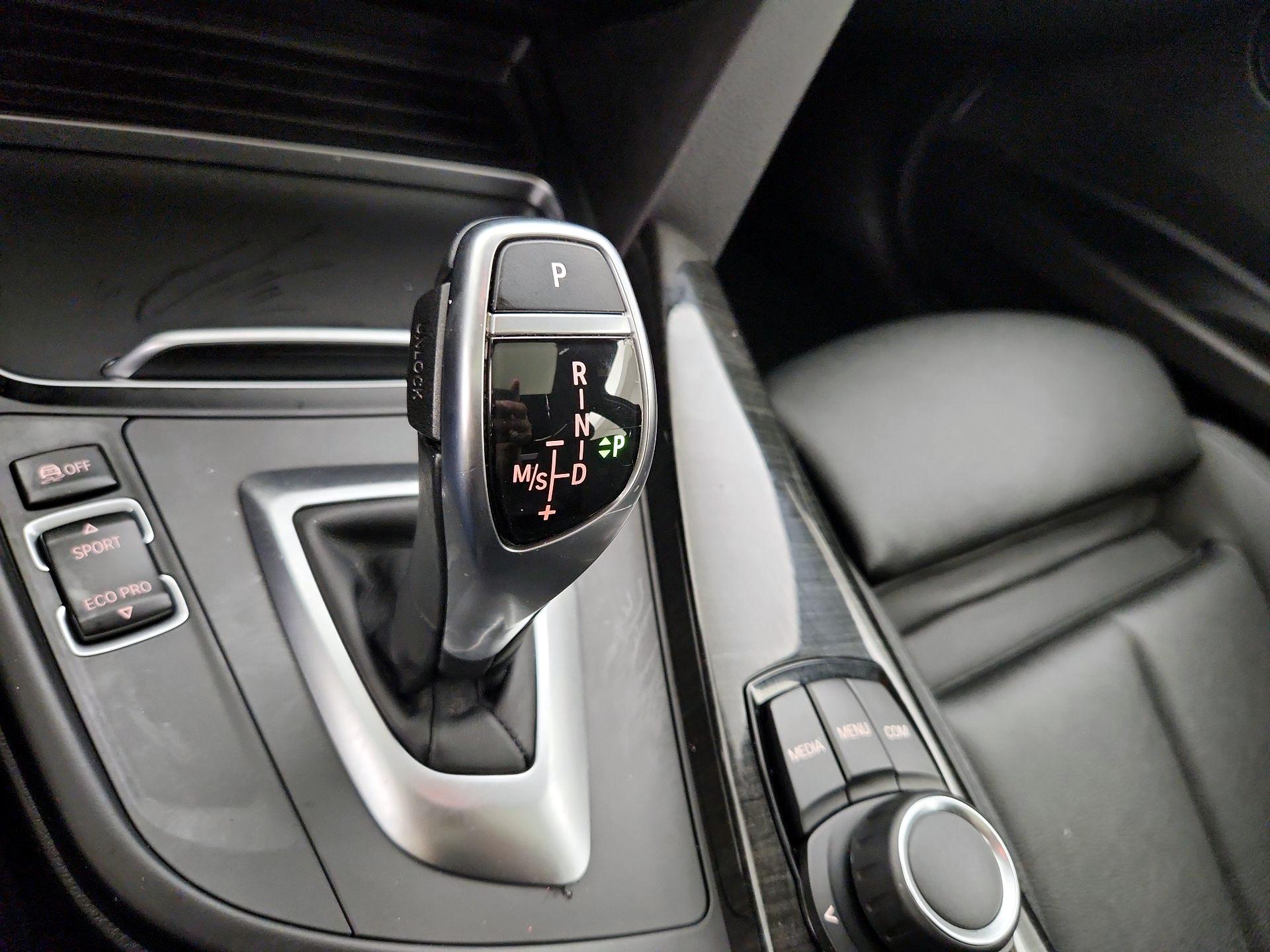 Thumbnail: 2018 BMW 3 Series - 17