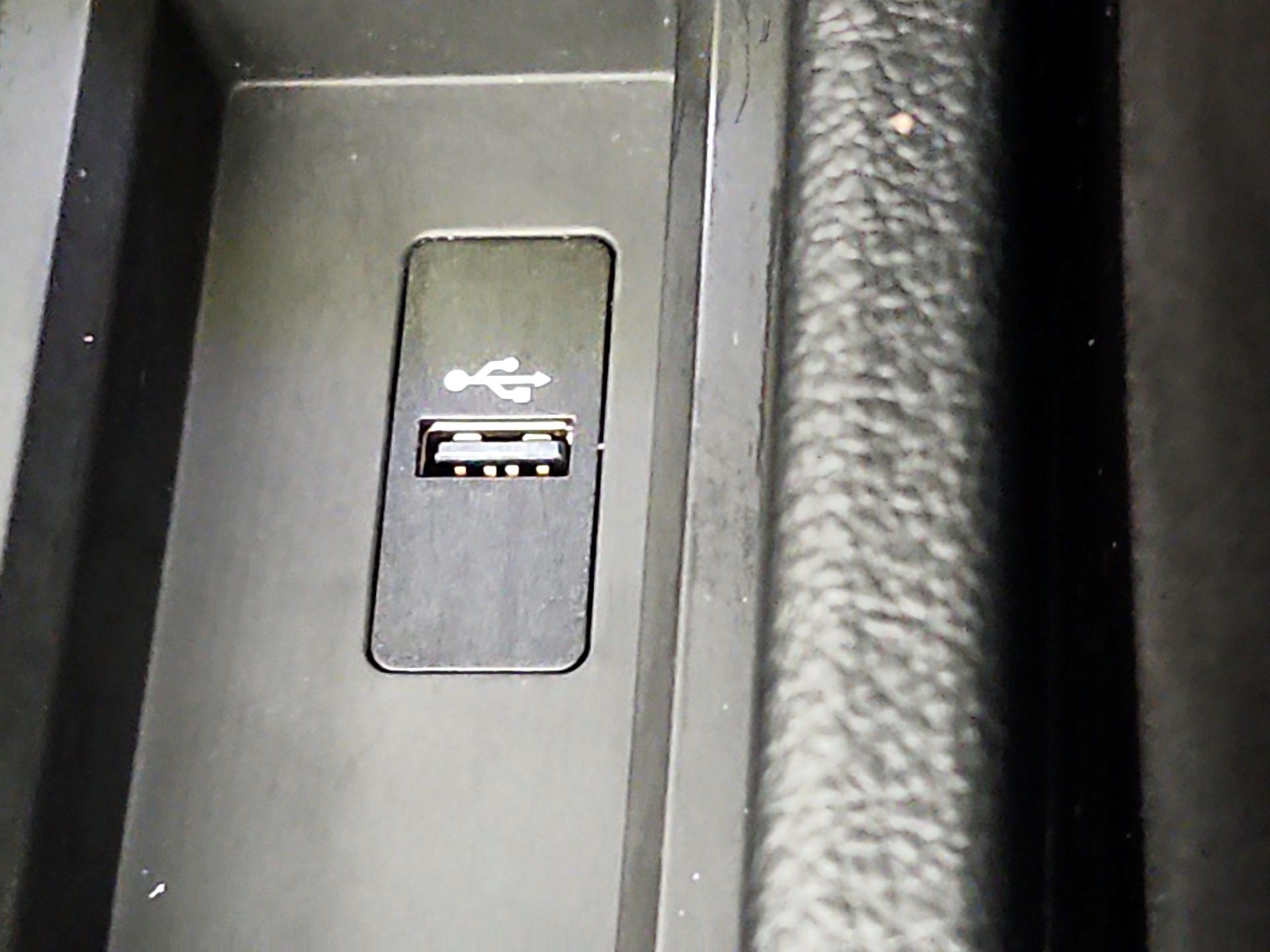 Thumbnail: 2018 BMW 3 Series - 18