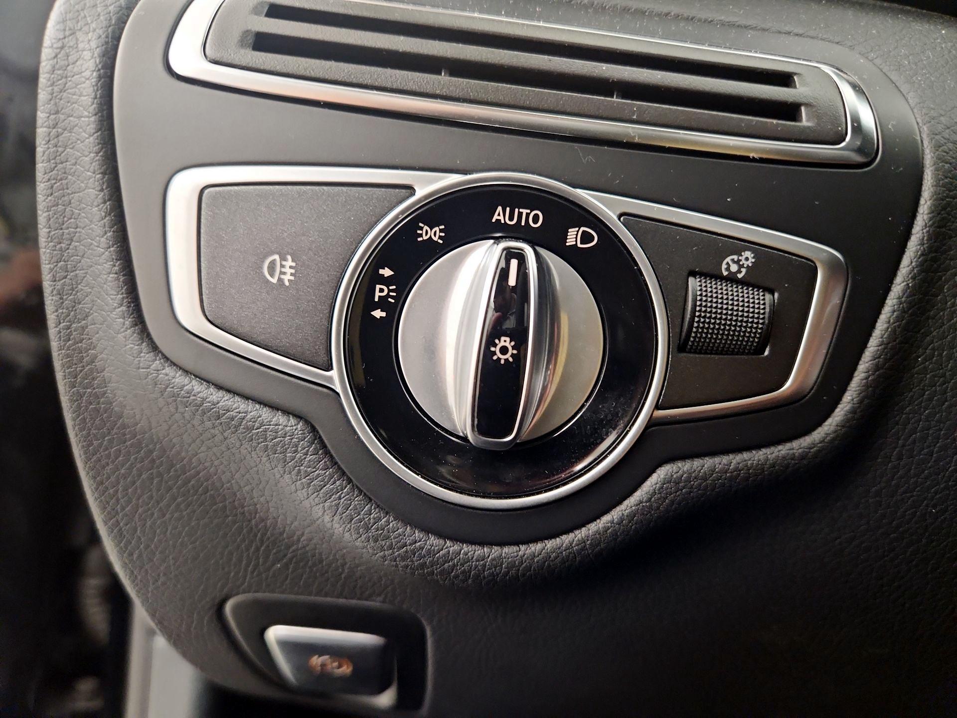 Thumbnail: 2017 Mercedes-Benz C-Class - 13
