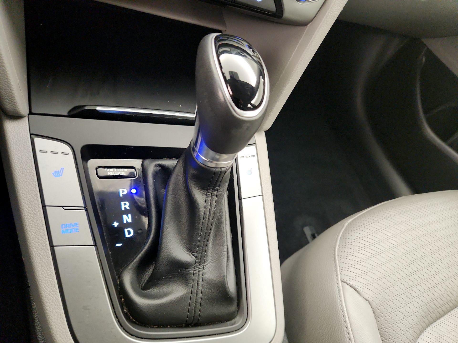 Thumbnail: 2017 Hyundai Elantra - 17