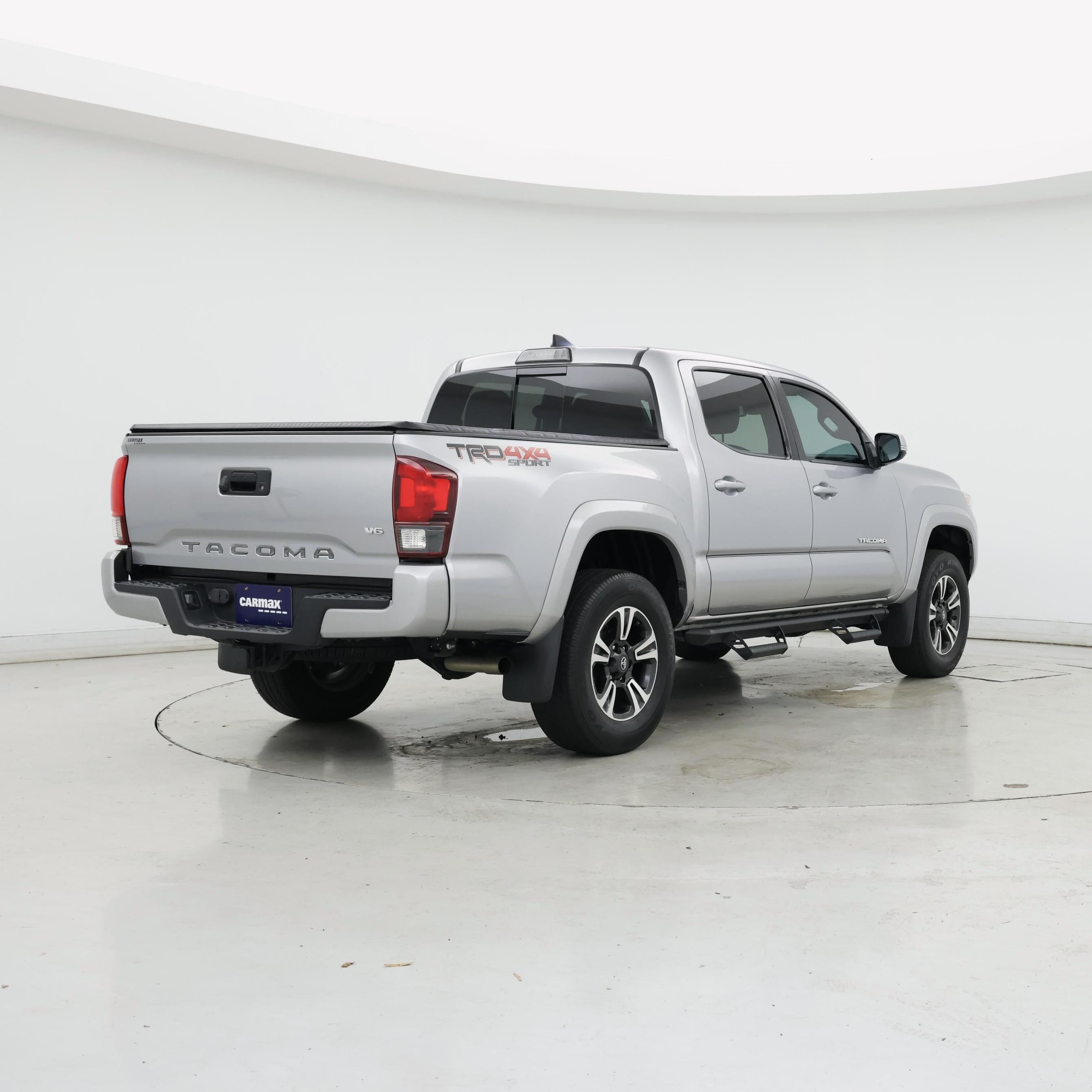 Thumbnail: 2019 Toyota Tacoma - 8