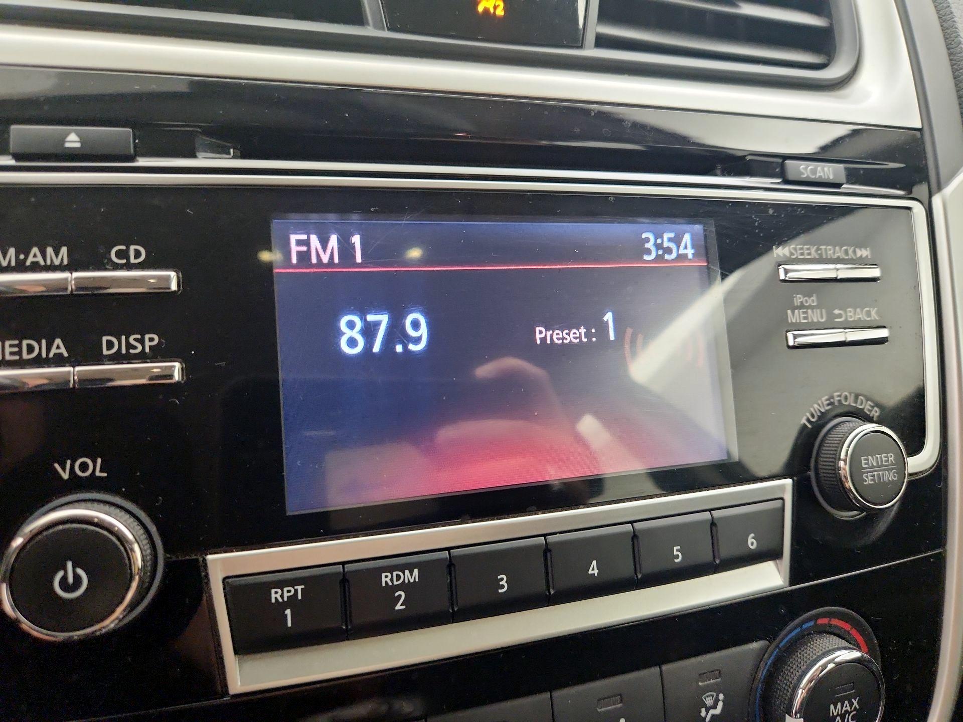 Thumbnail: 2018 Nissan Altima - 15