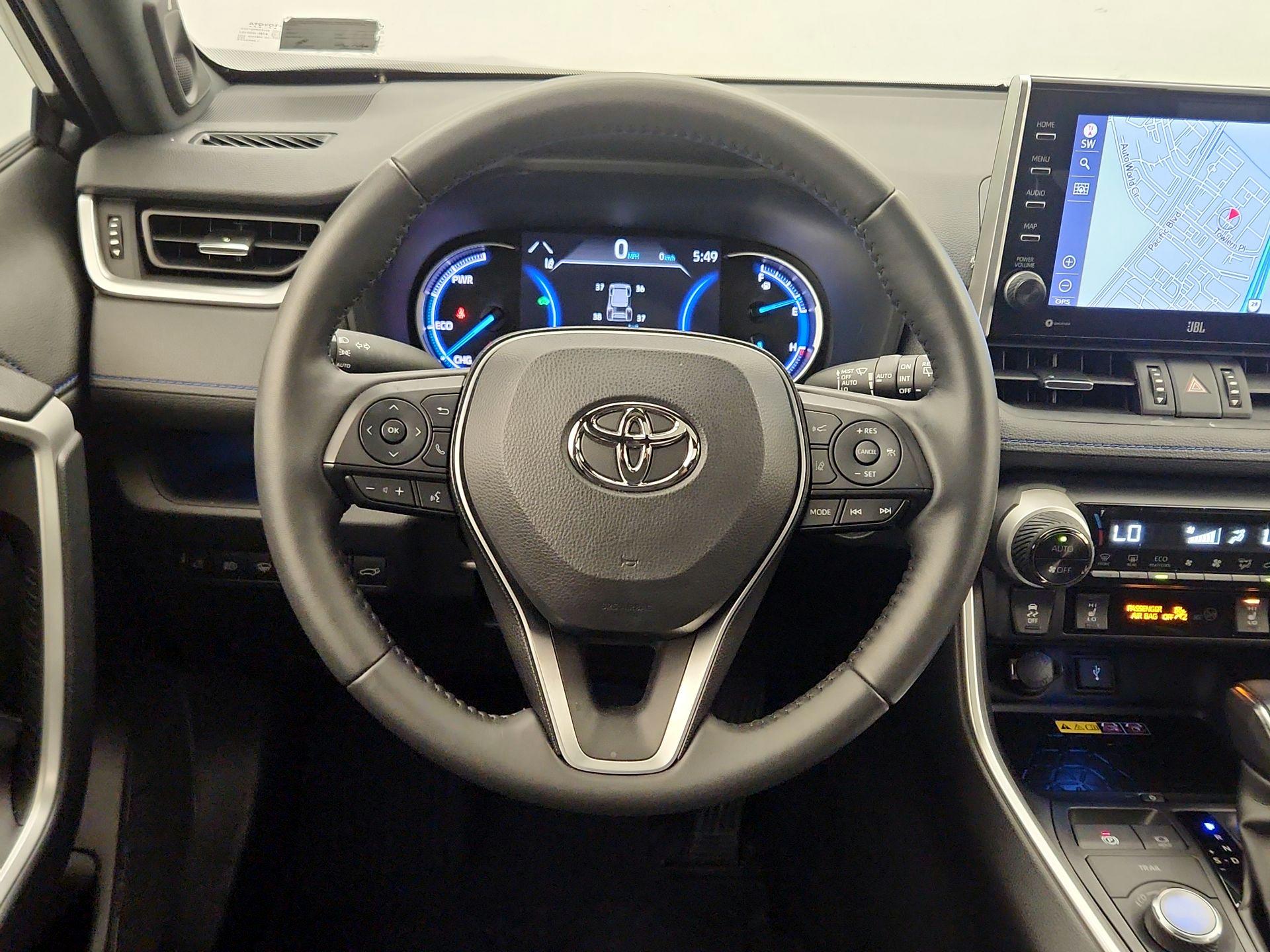 Thumbnail: 2022 Toyota RAV4 - 10
