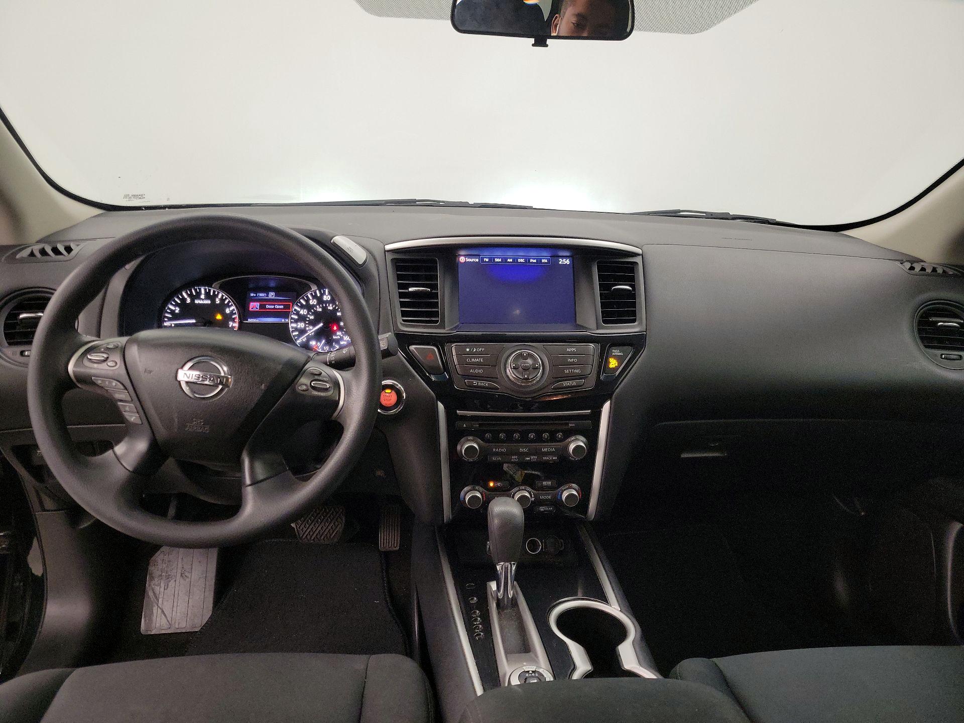 Thumbnail: 2017 Nissan Pathfinder - 9