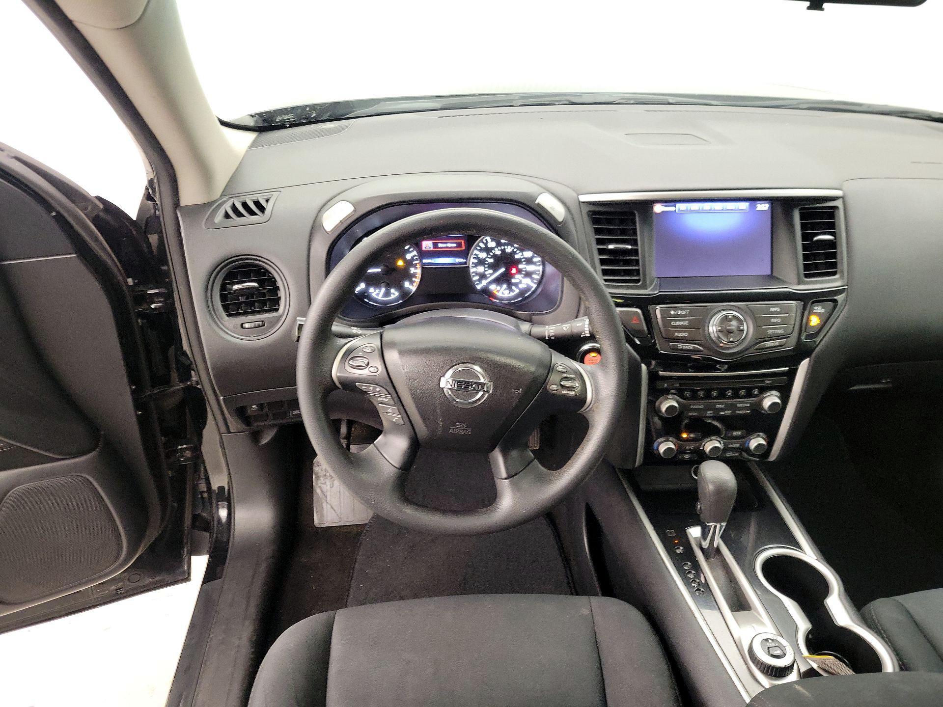 Thumbnail: 2017 Nissan Pathfinder - 10