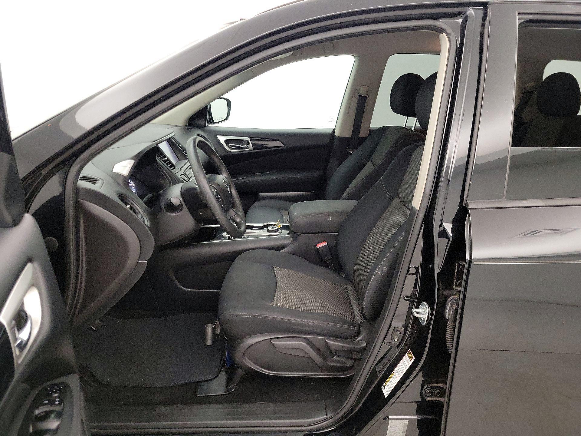 Thumbnail: 2017 Nissan Pathfinder - 11