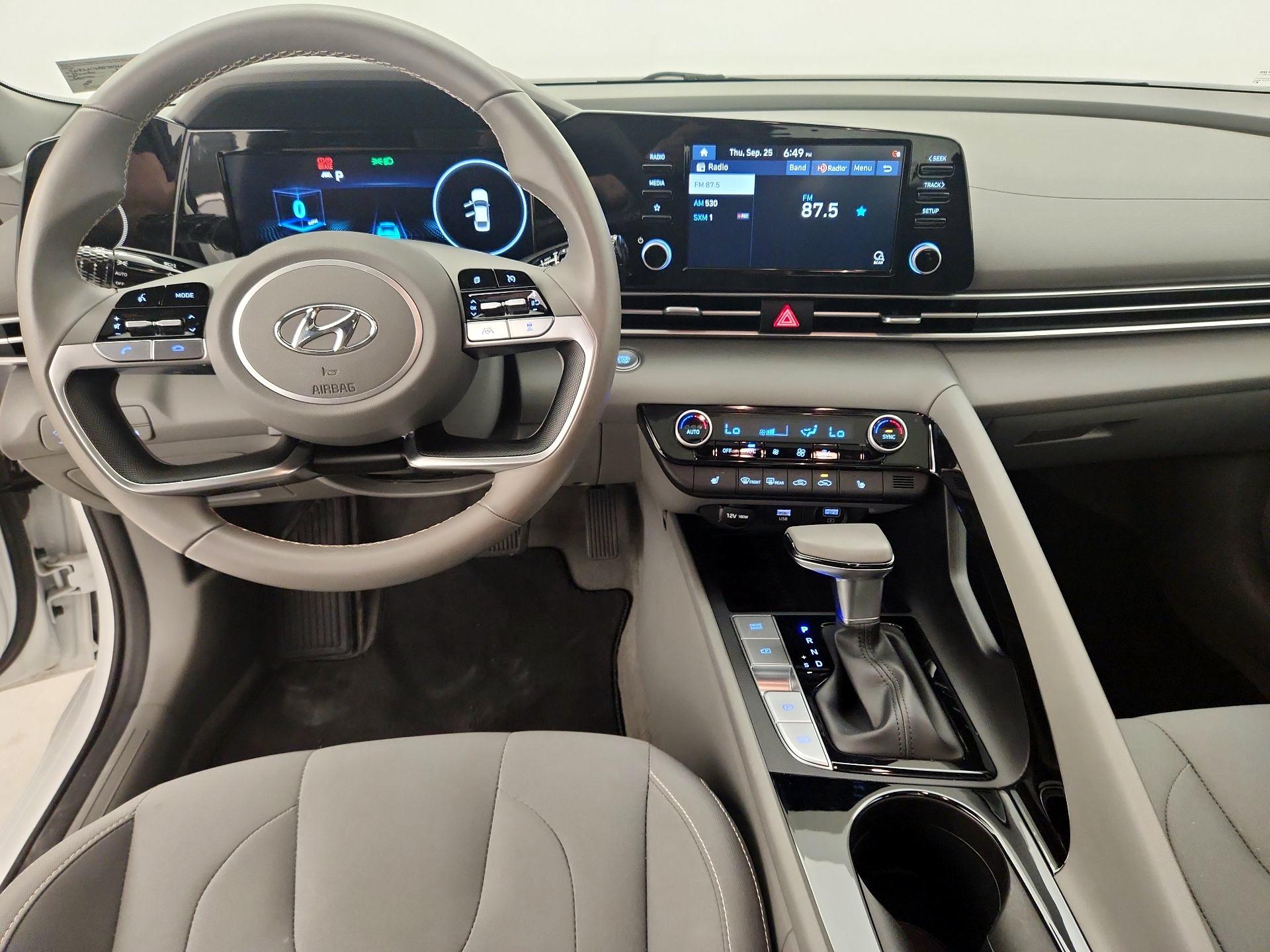 Thumbnail: 2022 Hyundai Elantra - 9