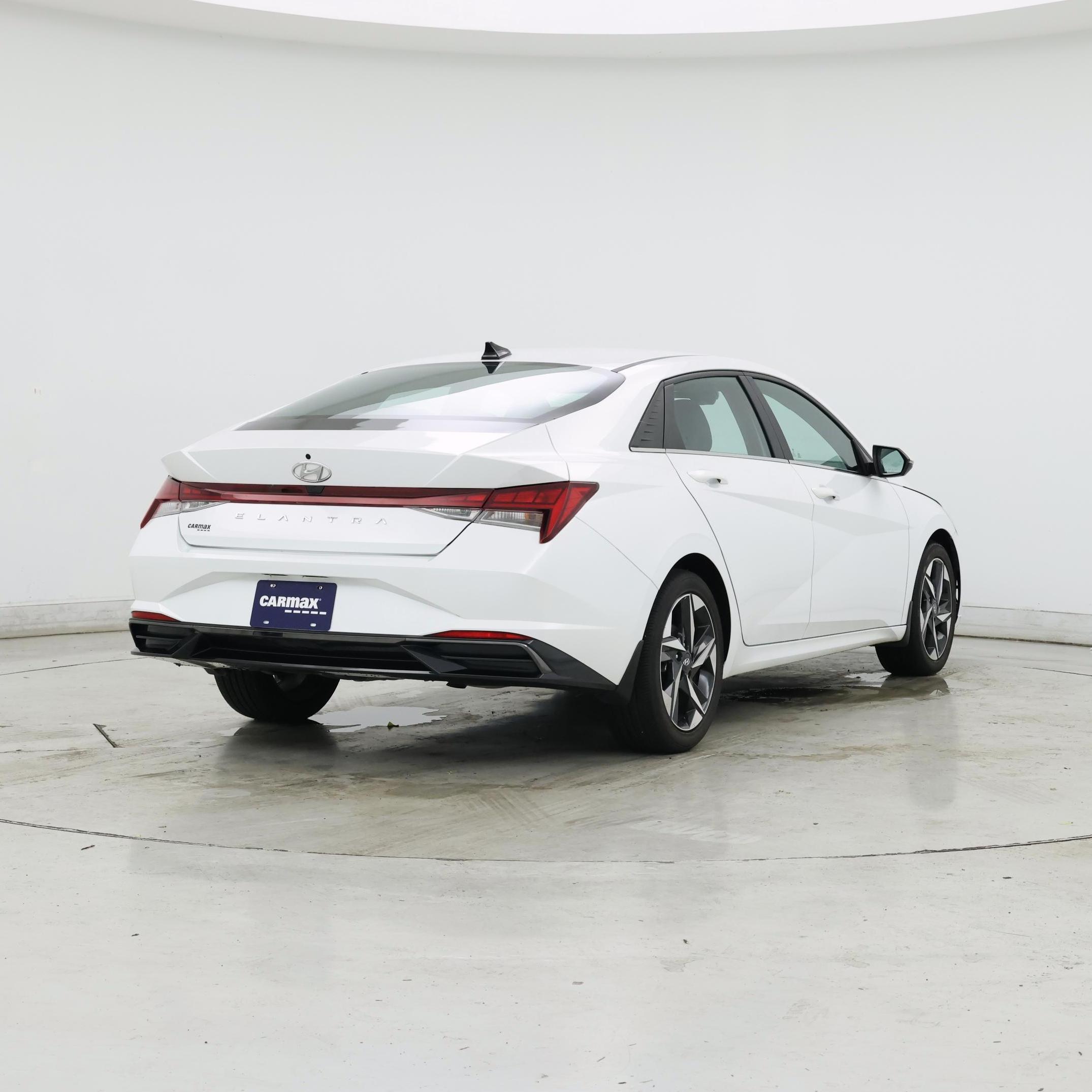 Thumbnail: 2022 Hyundai Elantra - 8
