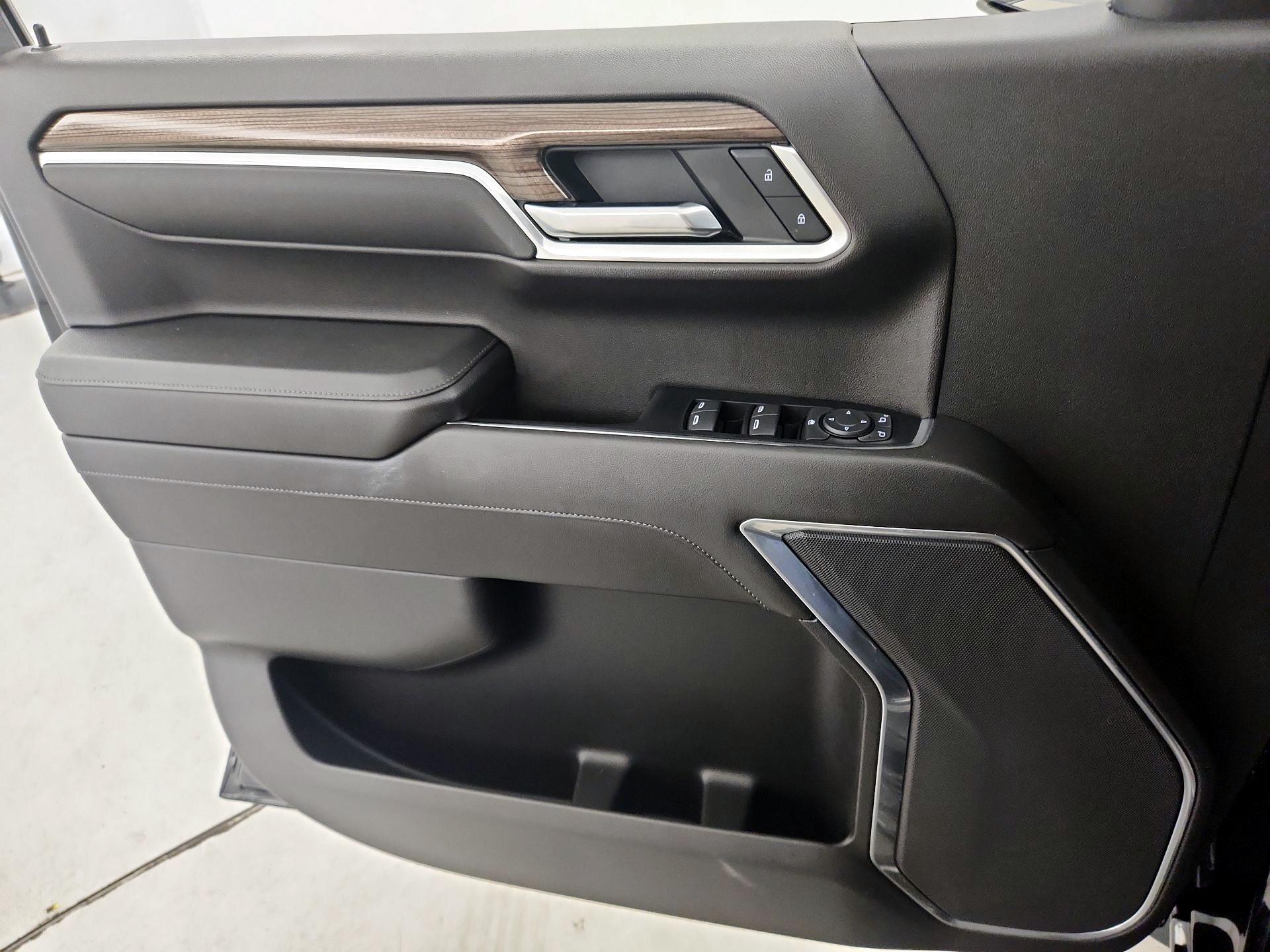 Thumbnail: 2022 Chevrolet Silverado 1500 - 12