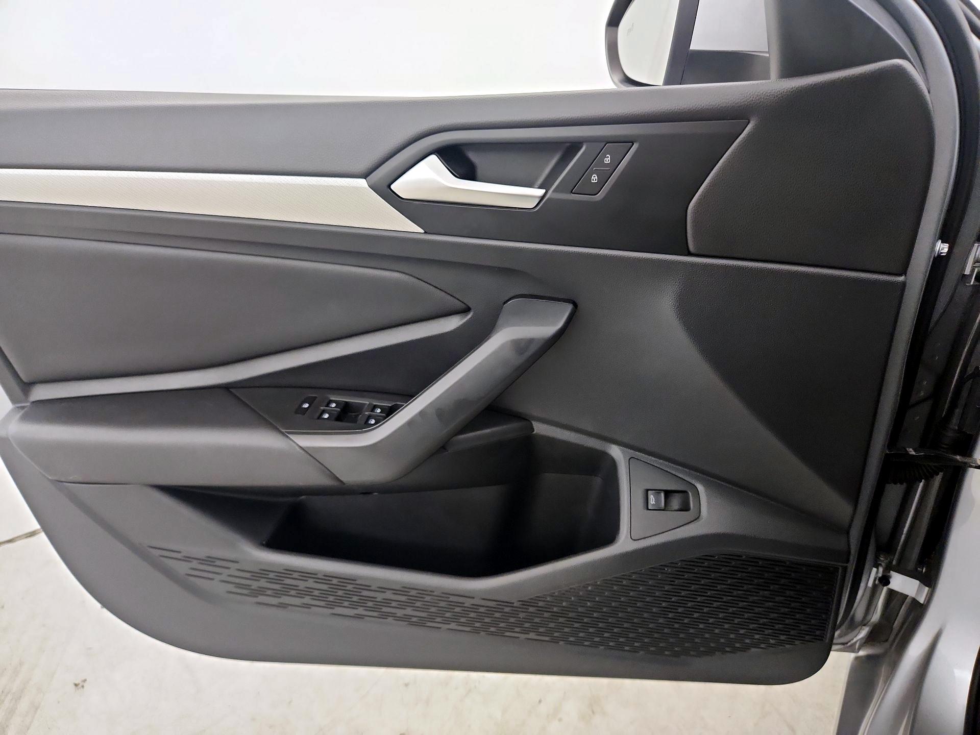 Thumbnail: 2019 Volkswagen Jetta - 12