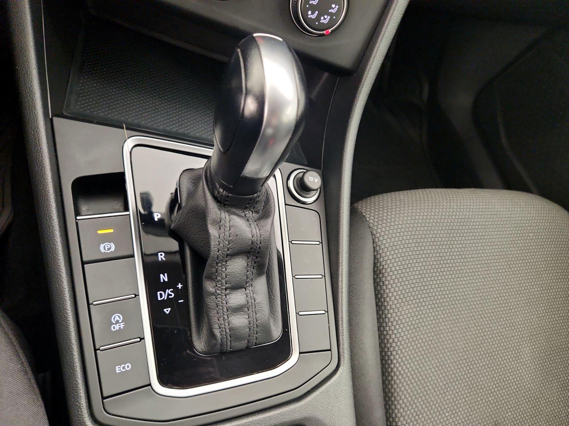 Thumbnail: 2019 Volkswagen Jetta - 17