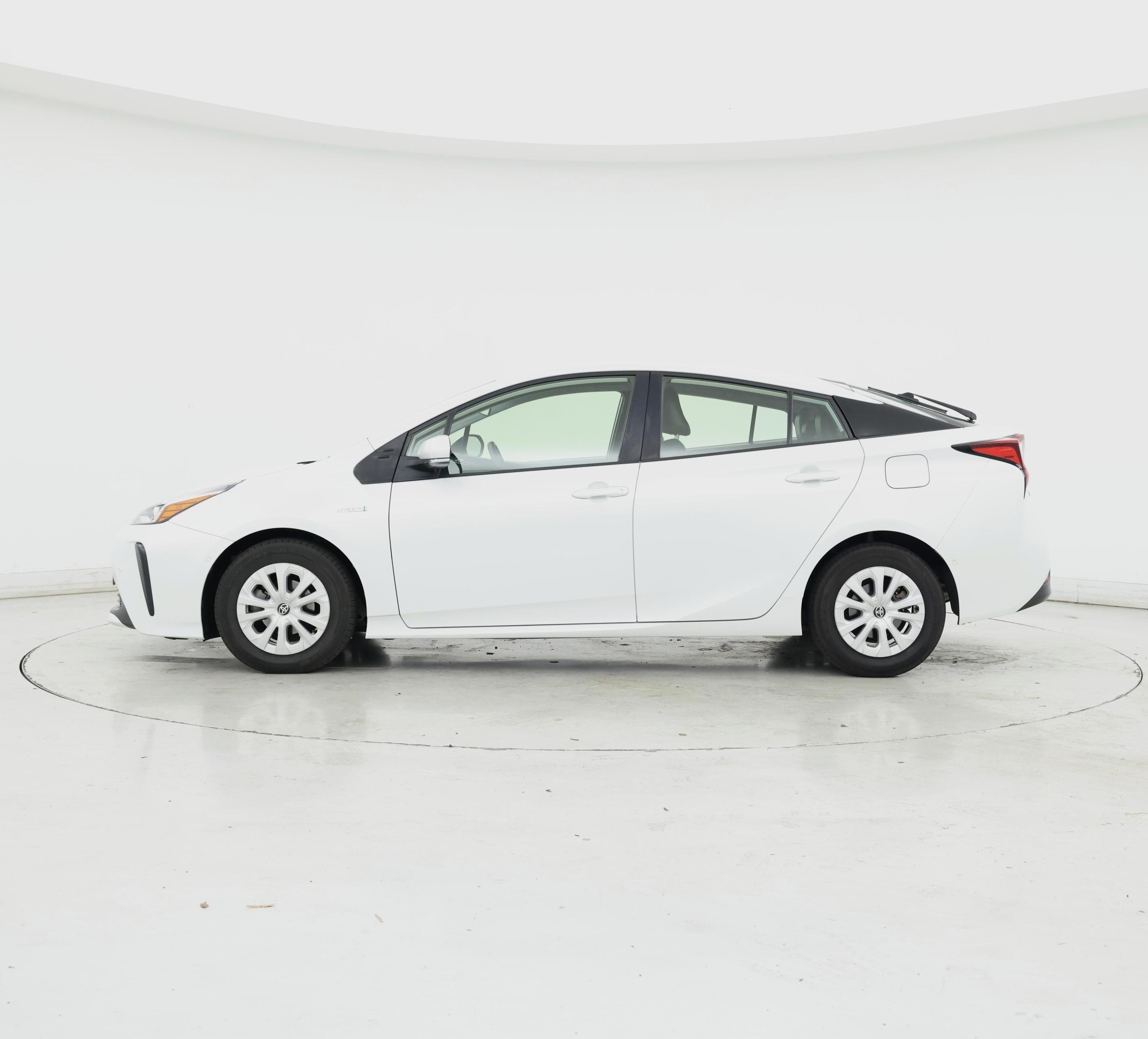 Thumbnail: 2022 Toyota Prius - 3