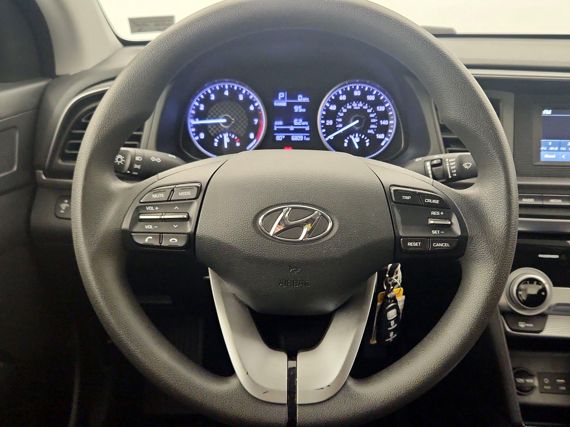 Thumbnail: 2019 Hyundai Elantra - 10