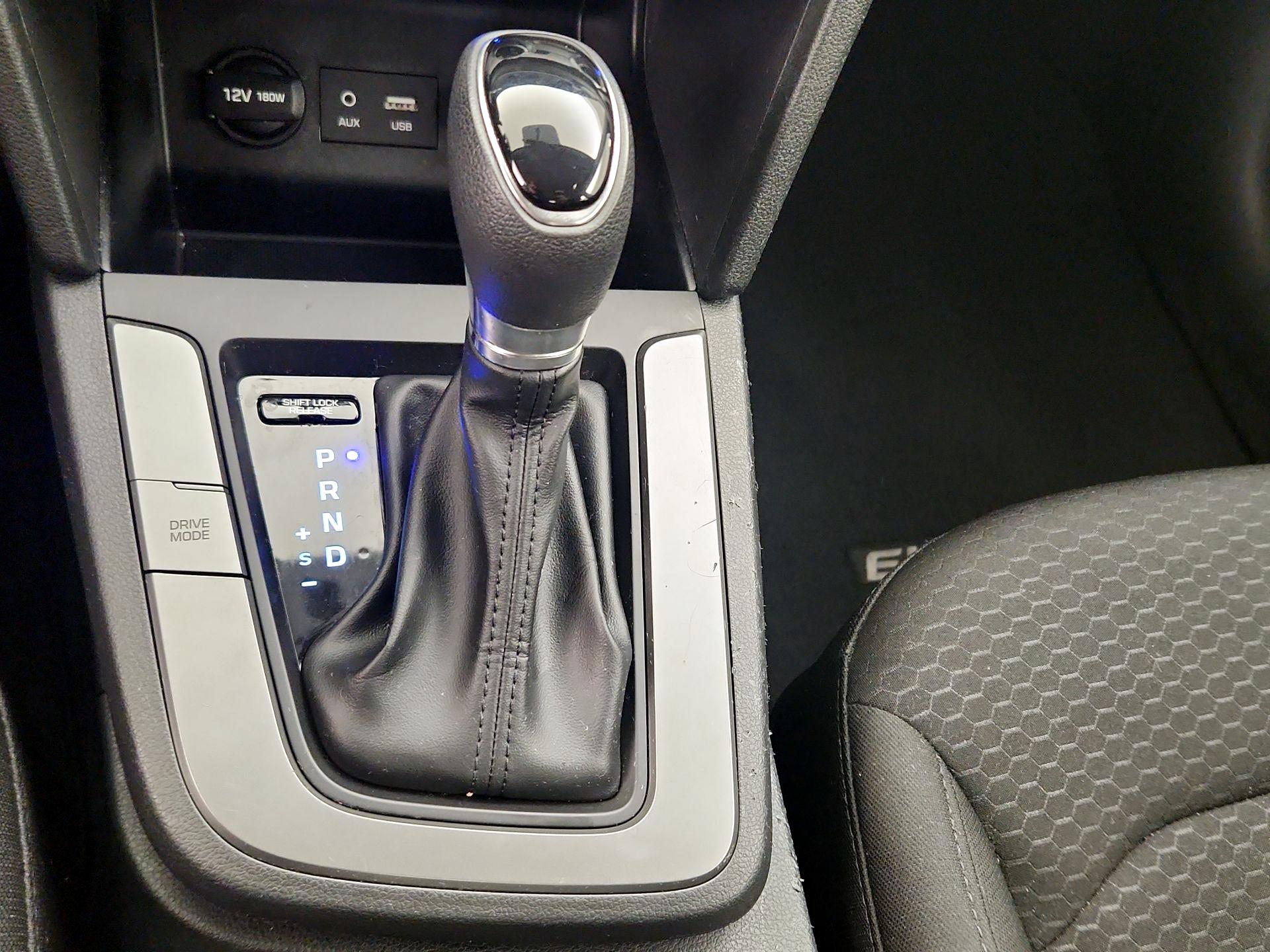 Thumbnail: 2019 Hyundai Elantra - 17
