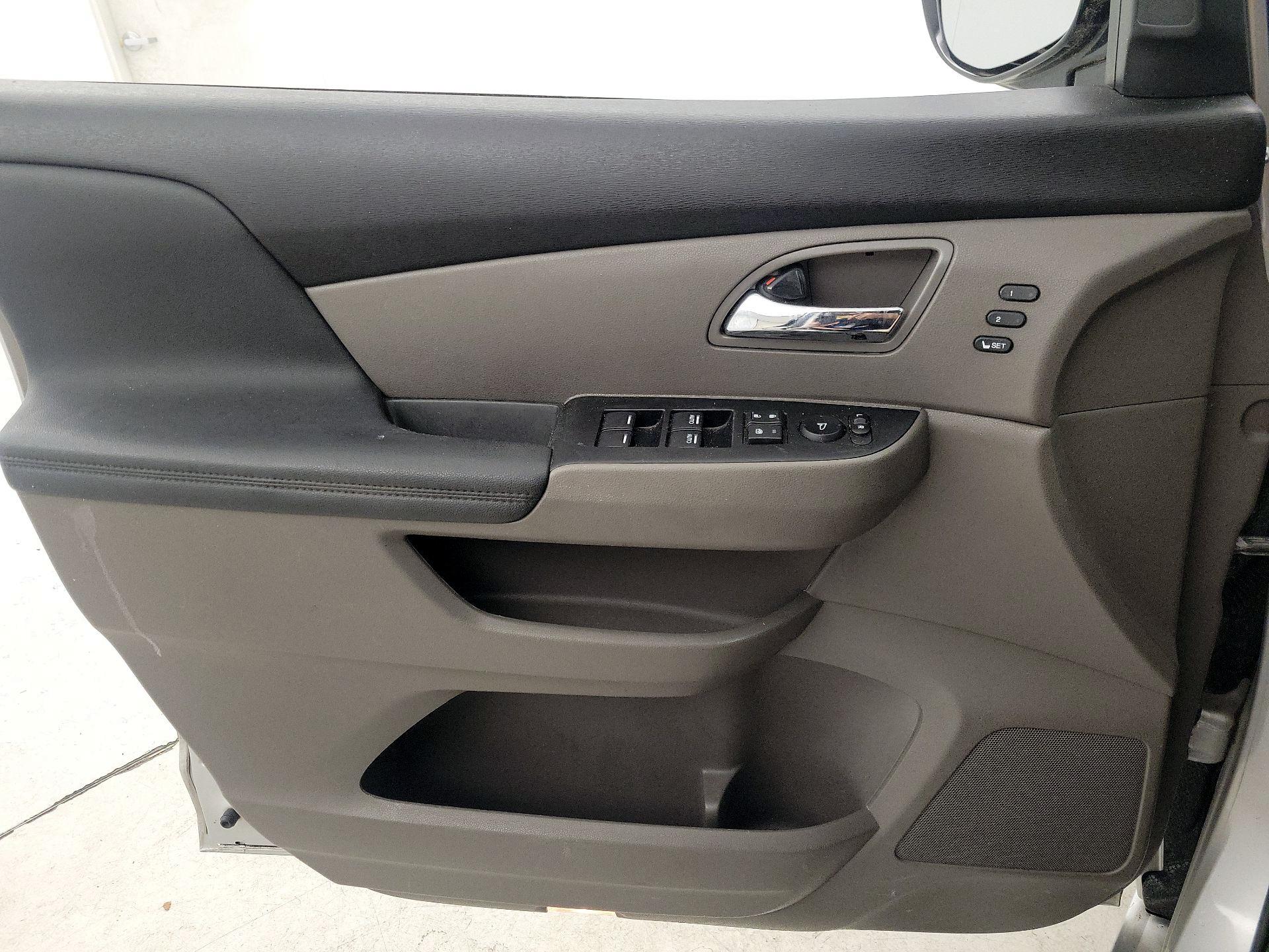 Thumbnail: 2015 Honda Odyssey - 12