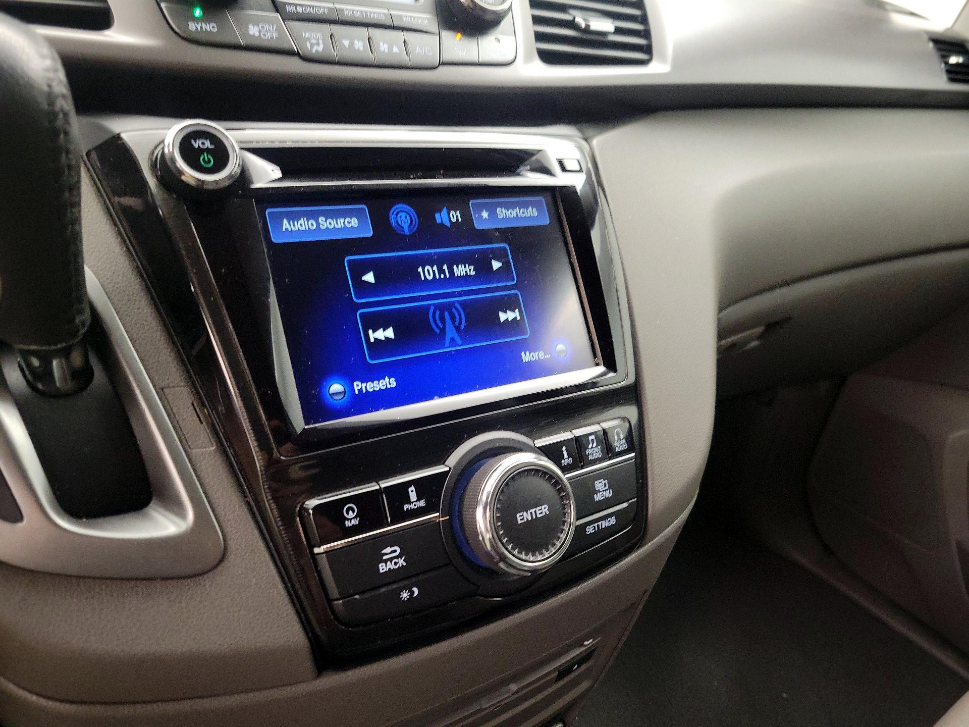 Thumbnail: 2015 Honda Odyssey - 15
