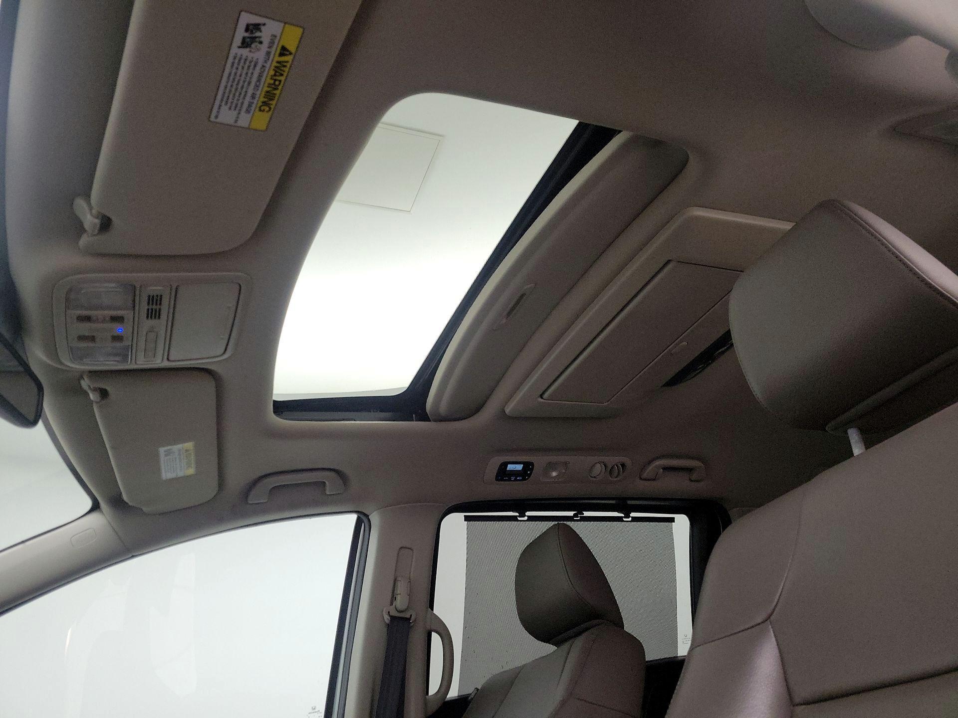 Thumbnail: 2015 Honda Odyssey - 19