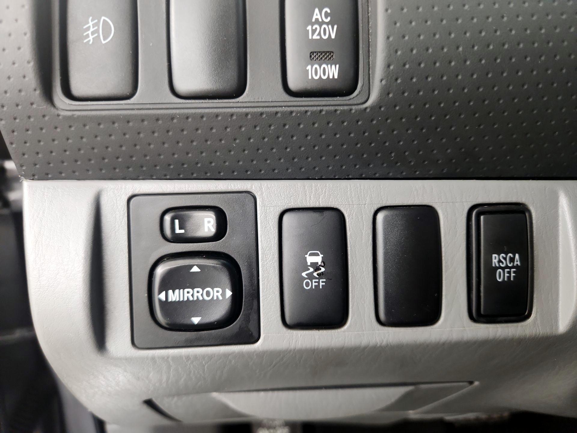 Thumbnail: 2015 Toyota Tacoma - 13