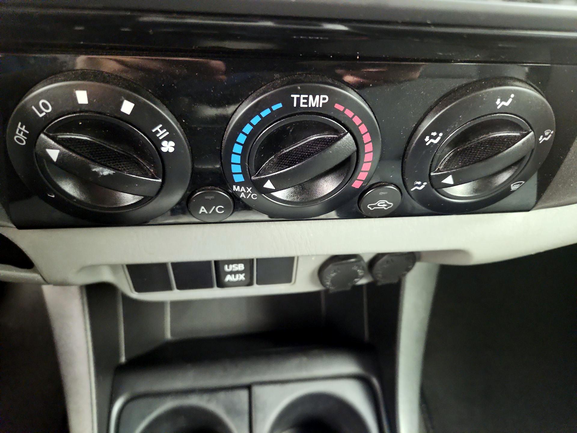 Thumbnail: 2015 Toyota Tacoma - 16