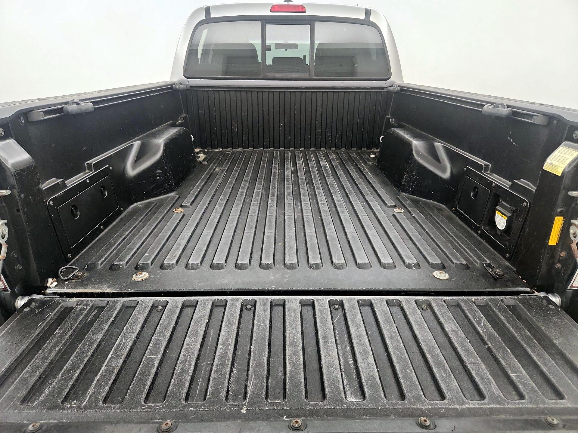 Thumbnail: 2015 Toyota Tacoma - 20