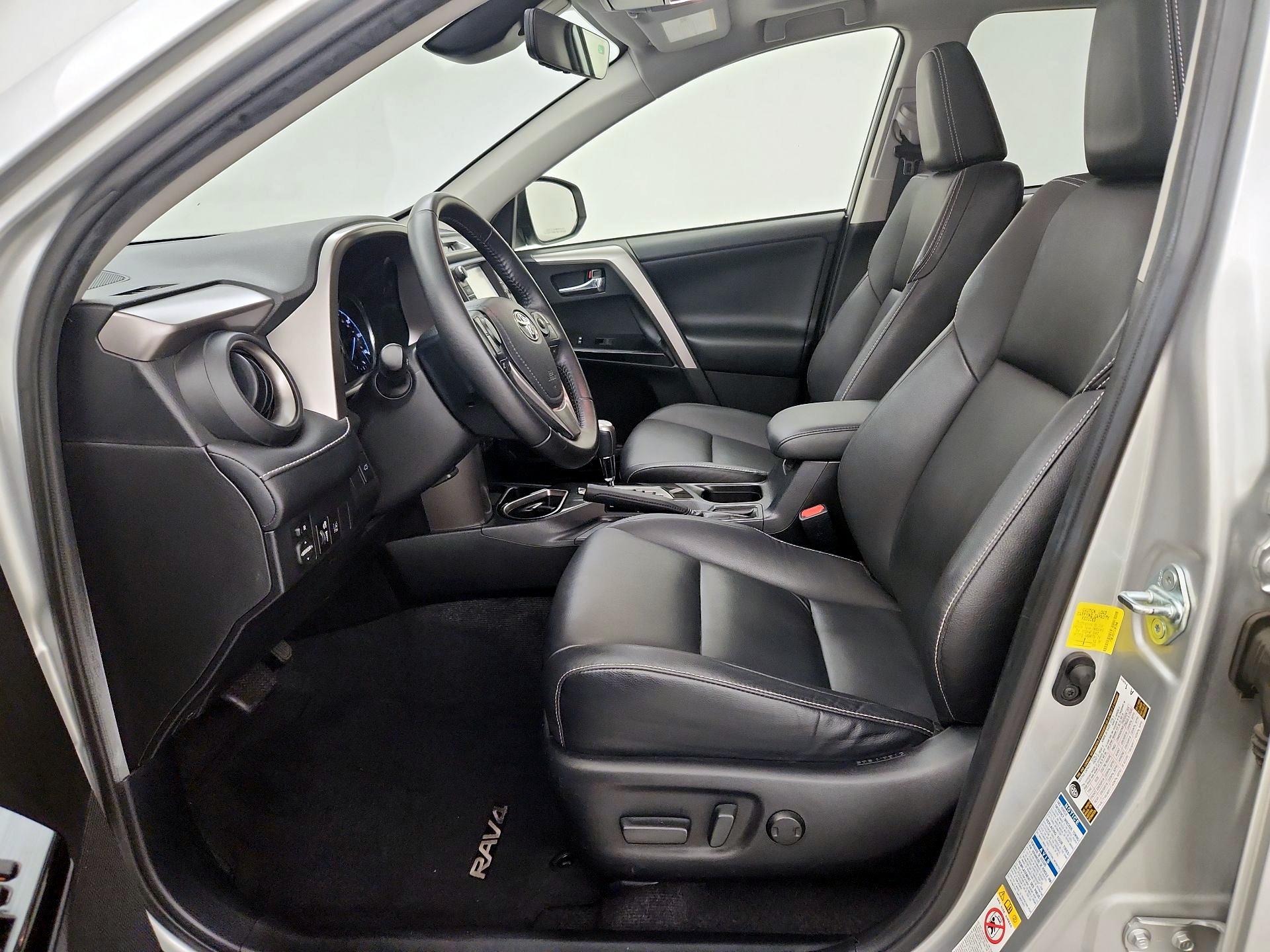 Thumbnail: 2016 Toyota RAV4 - 11