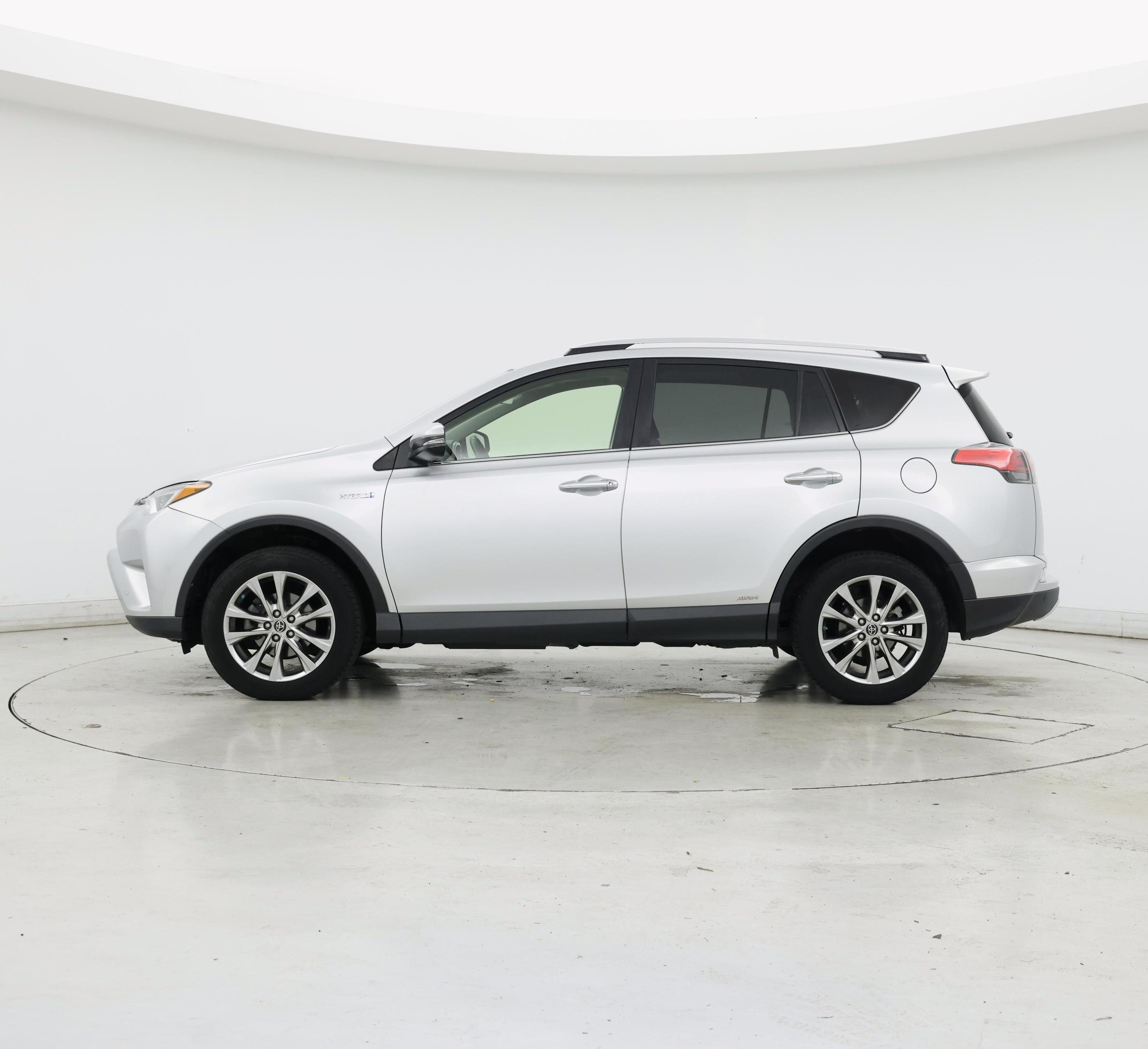 Thumbnail: 2016 Toyota RAV4 - 3