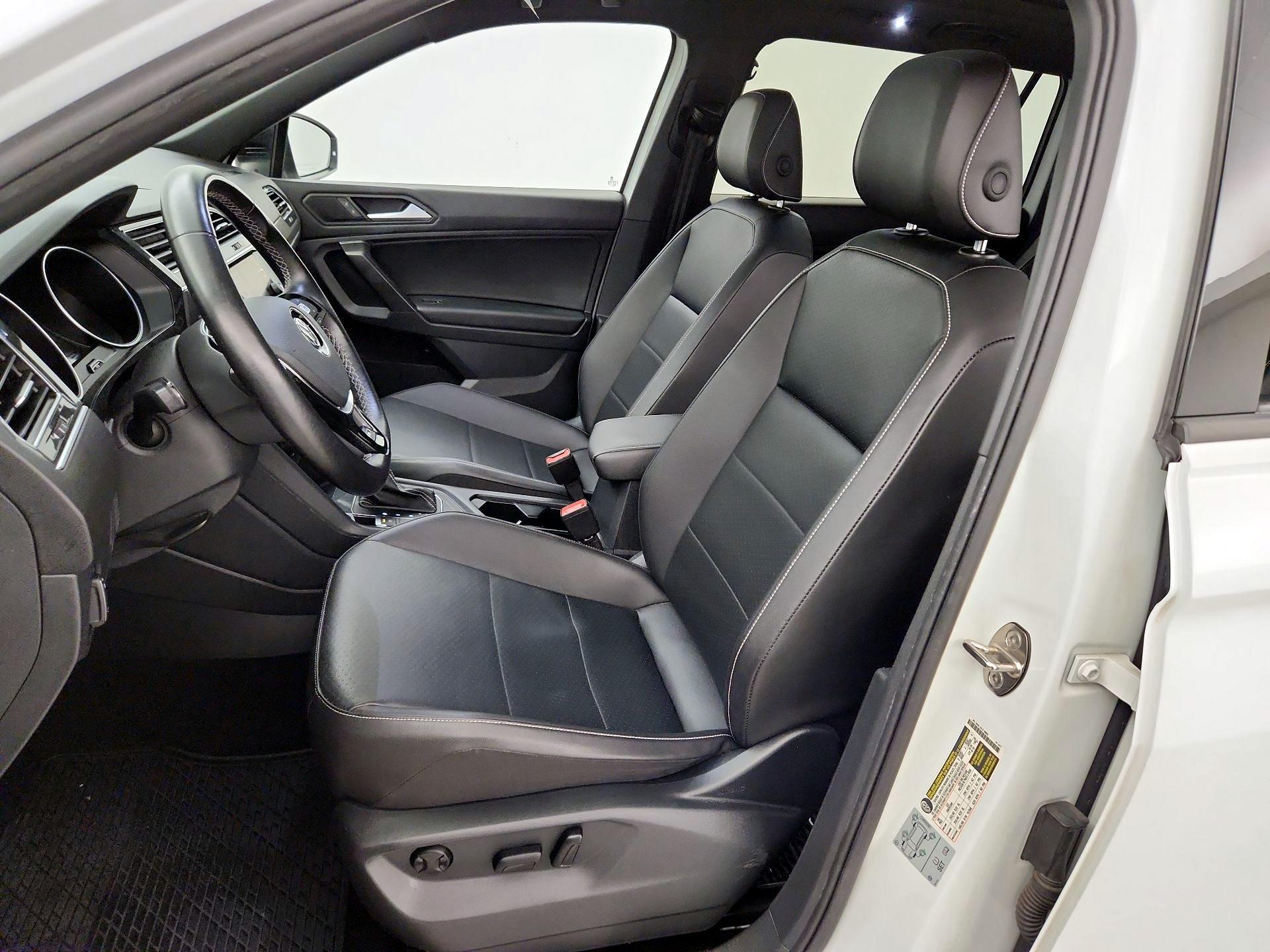Thumbnail: 2021 Volkswagen Tiguan - 11