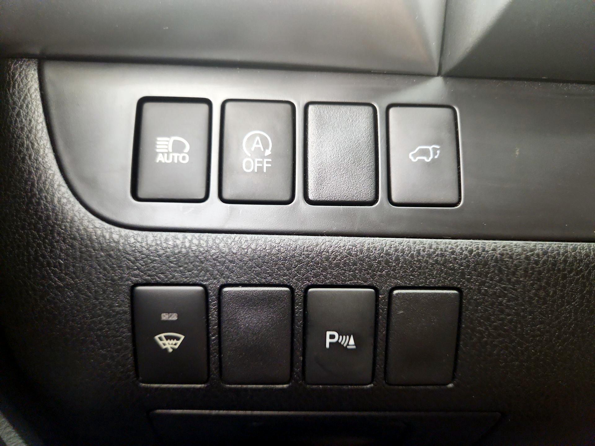 Thumbnail: 2018 Toyota Highlander - 13