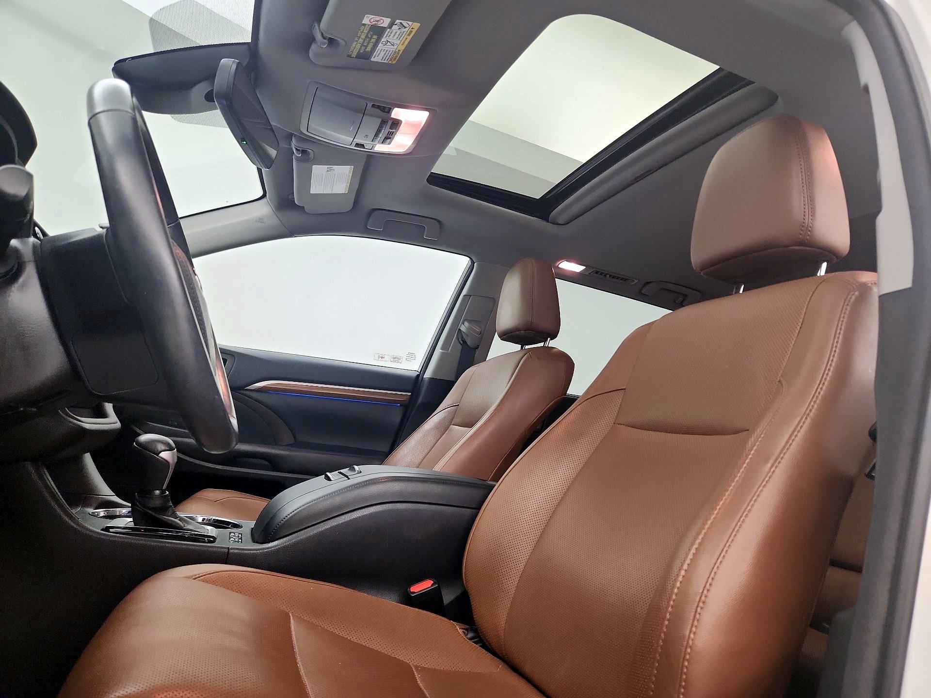 Thumbnail: 2018 Toyota Highlander - 20