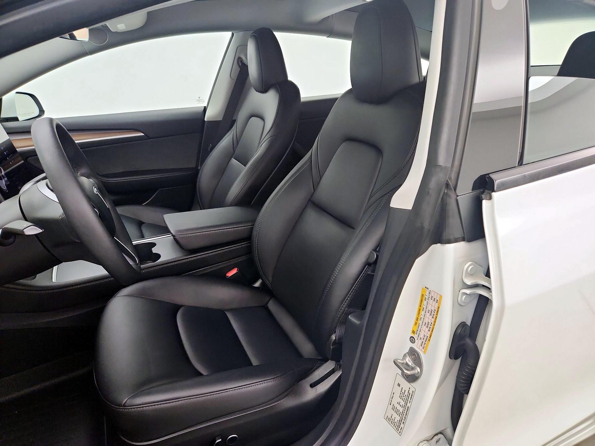 Thumbnail: 2023 Tesla Model 3 - 11