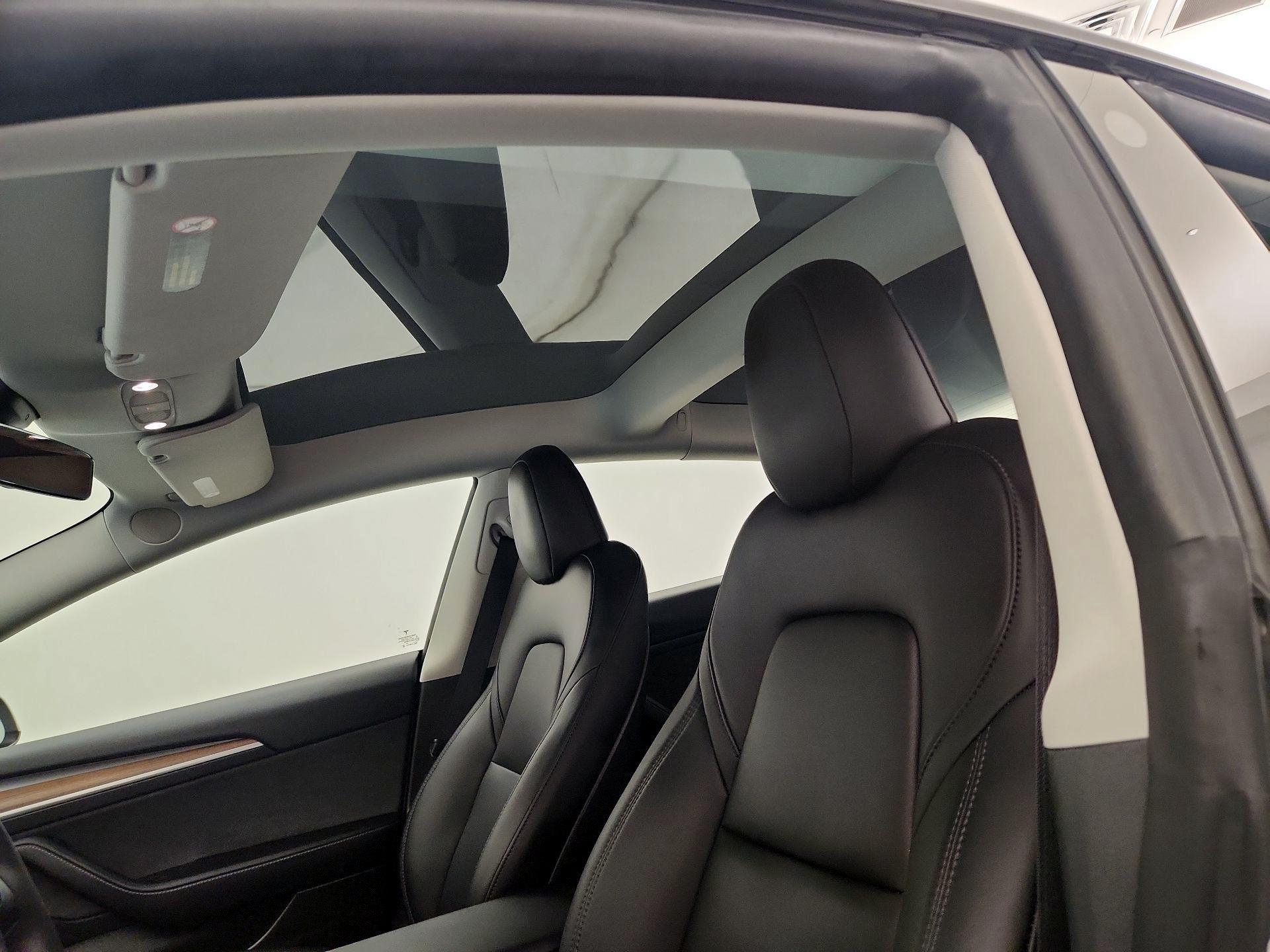 Thumbnail: 2023 Tesla Model 3 - 19