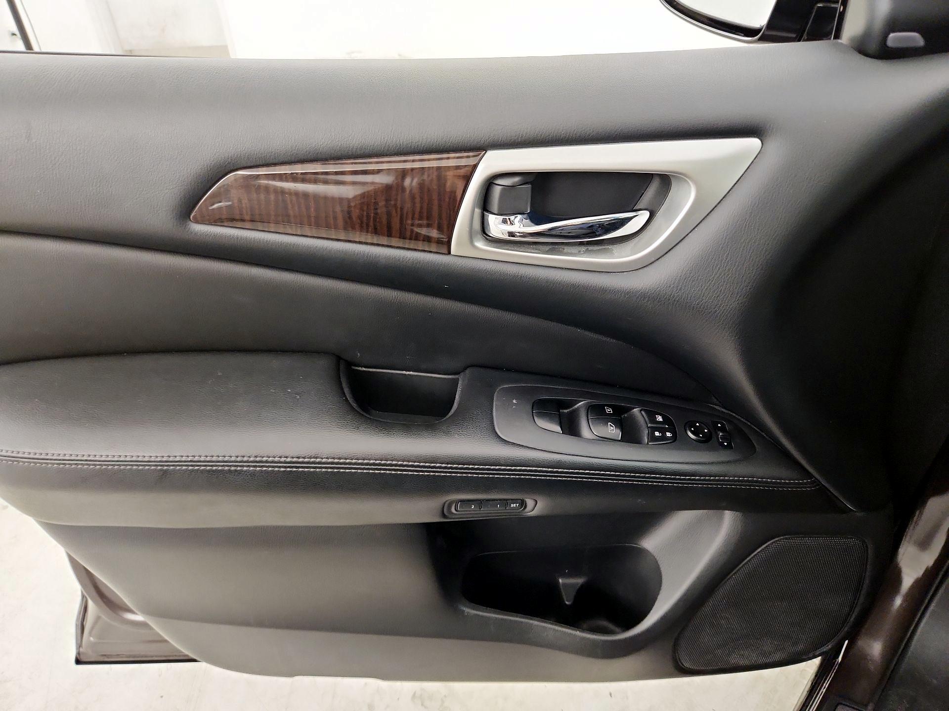 Thumbnail: 2015 Nissan Pathfinder - 12