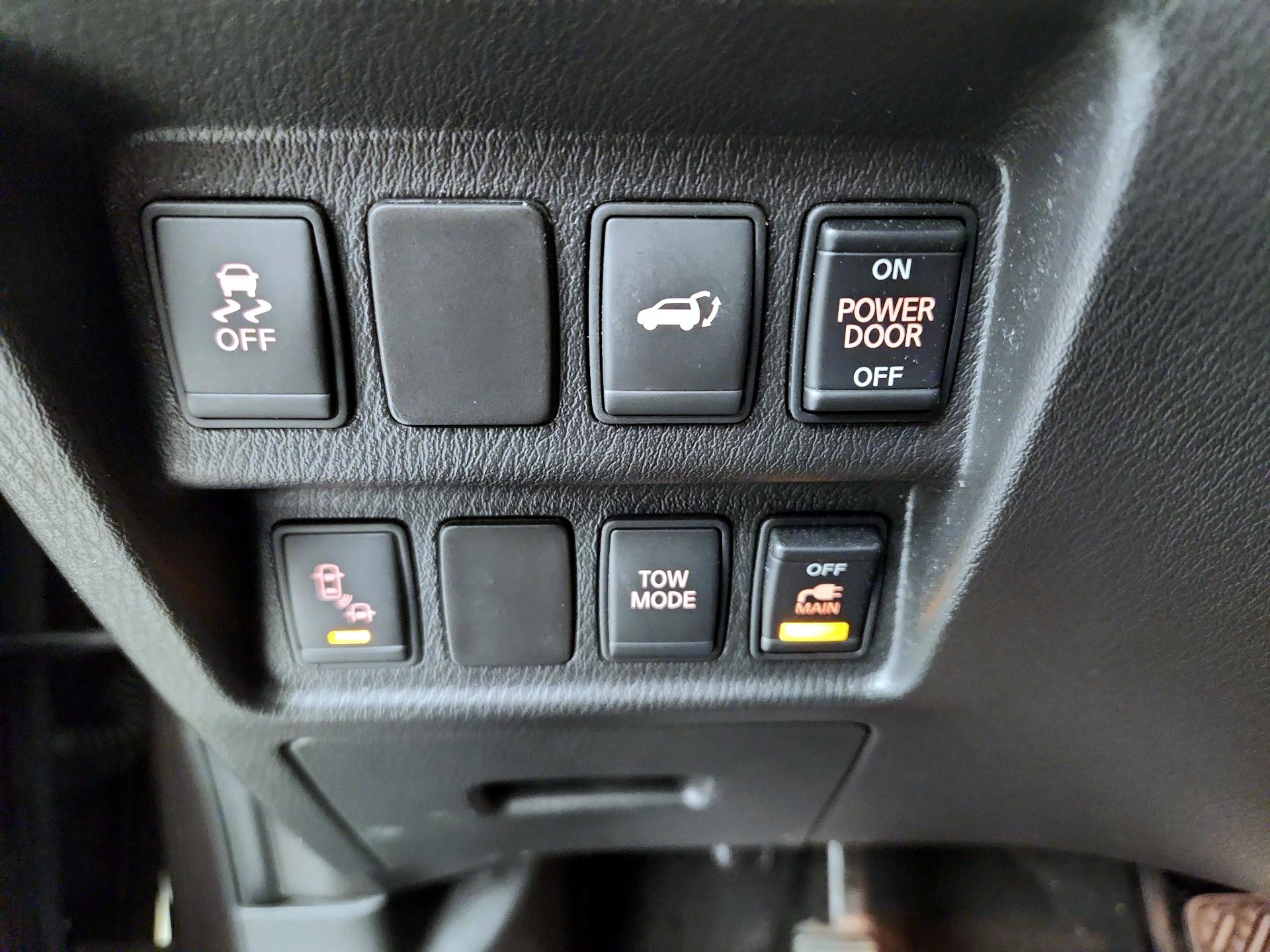 Thumbnail: 2015 Nissan Pathfinder - 13