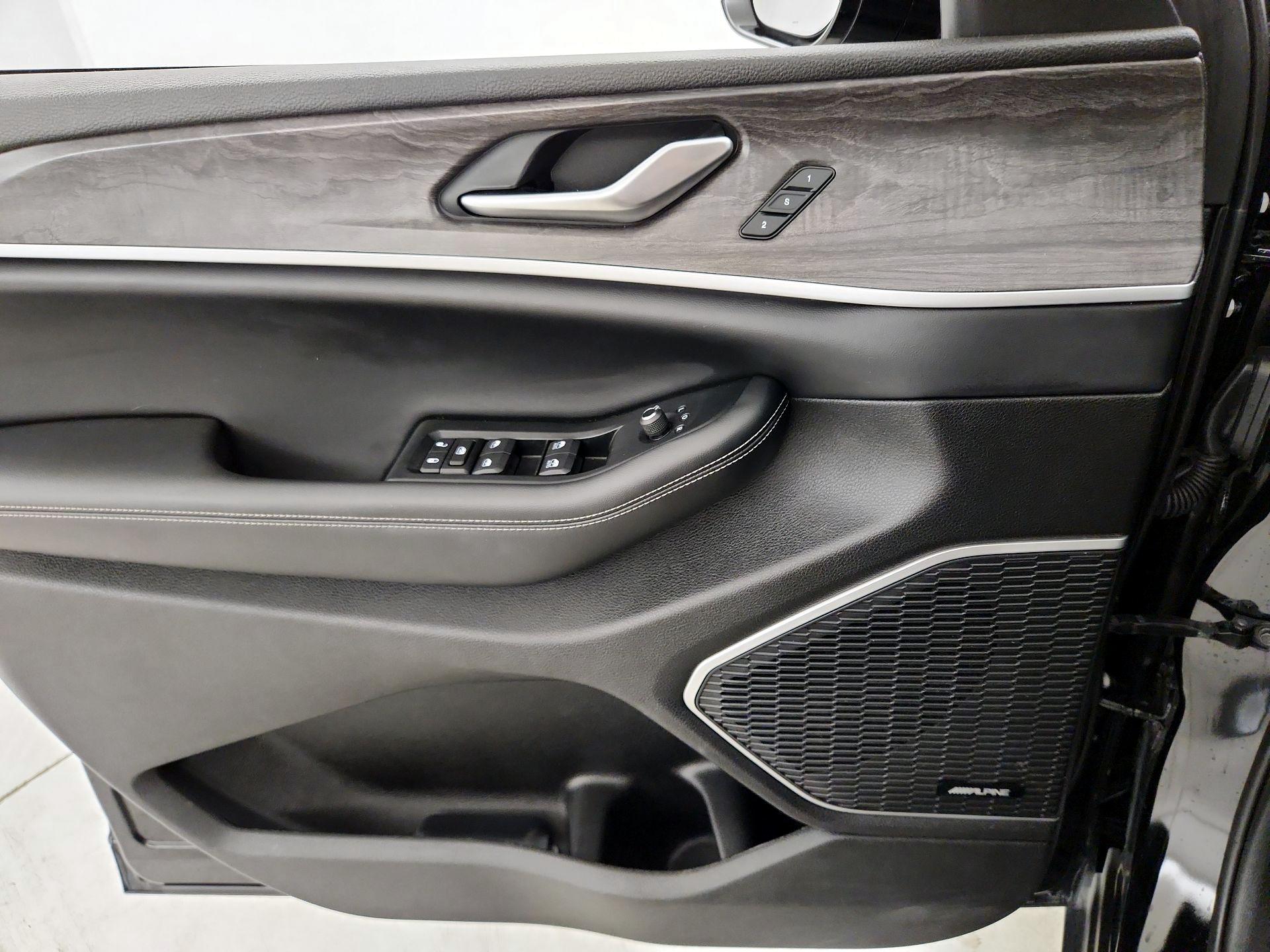 Thumbnail: 2023 Jeep Grand Cherokee - 12