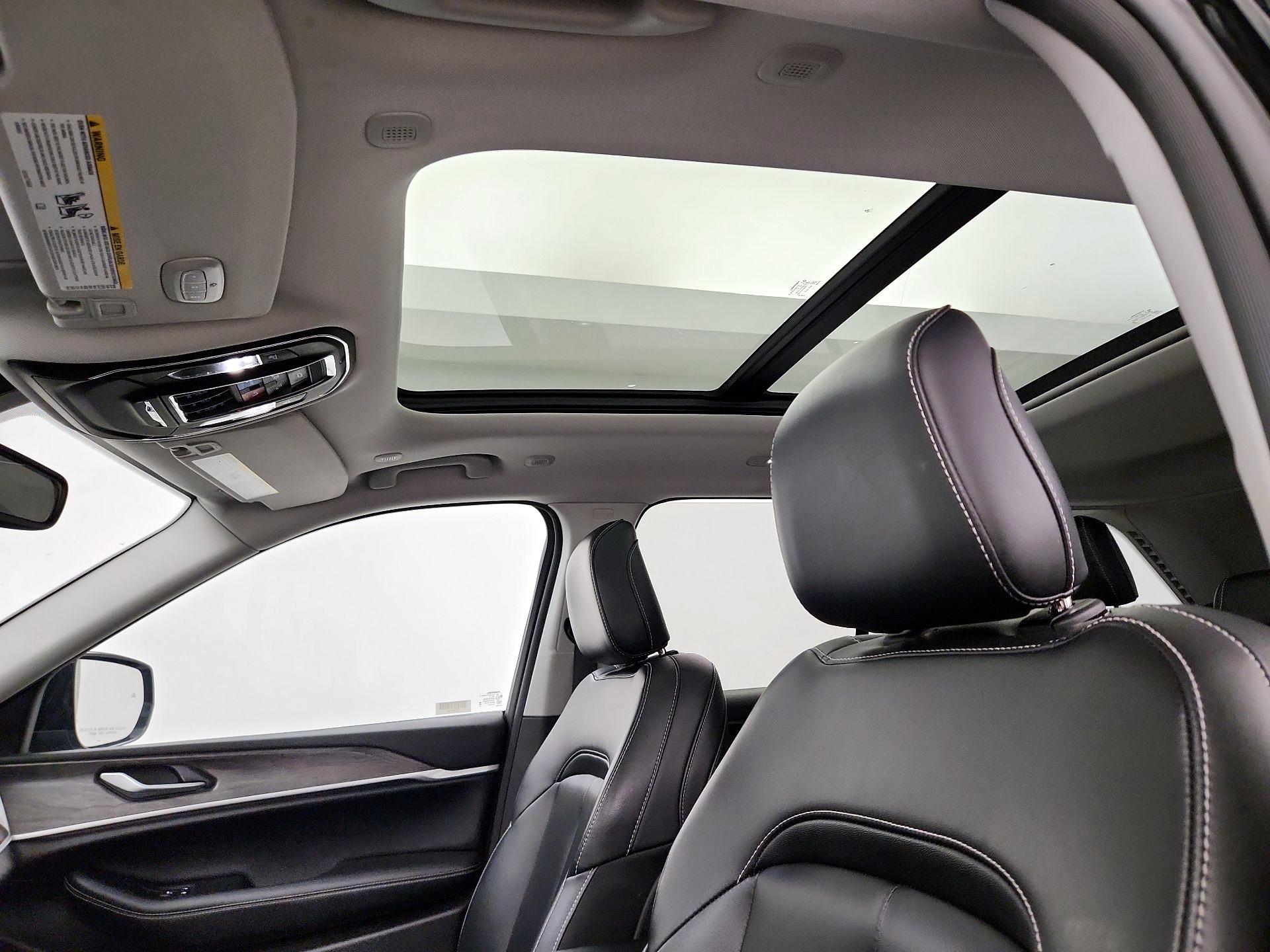 Thumbnail: 2023 Jeep Grand Cherokee - 20