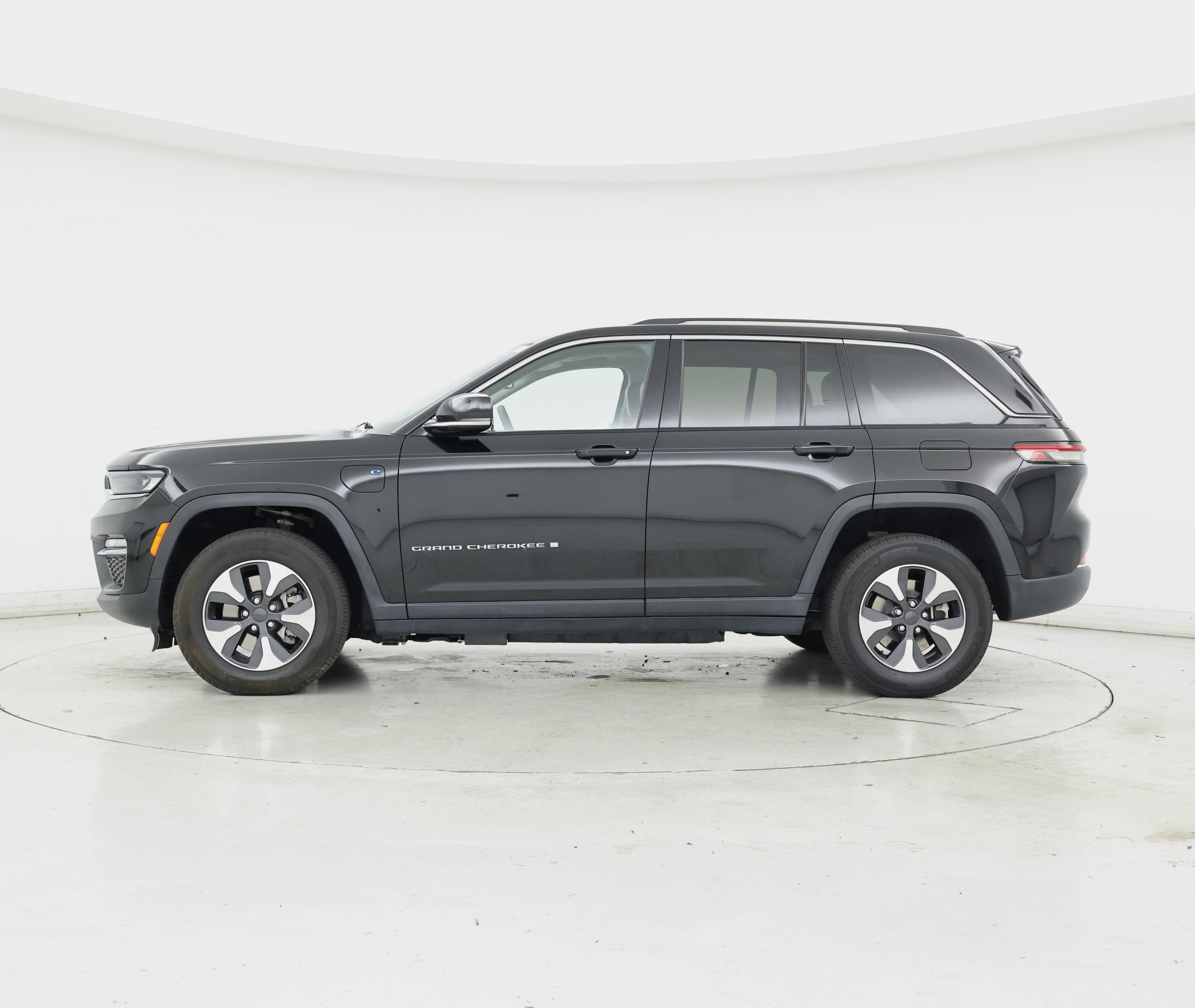 Thumbnail: 2023 Jeep Grand Cherokee - 3