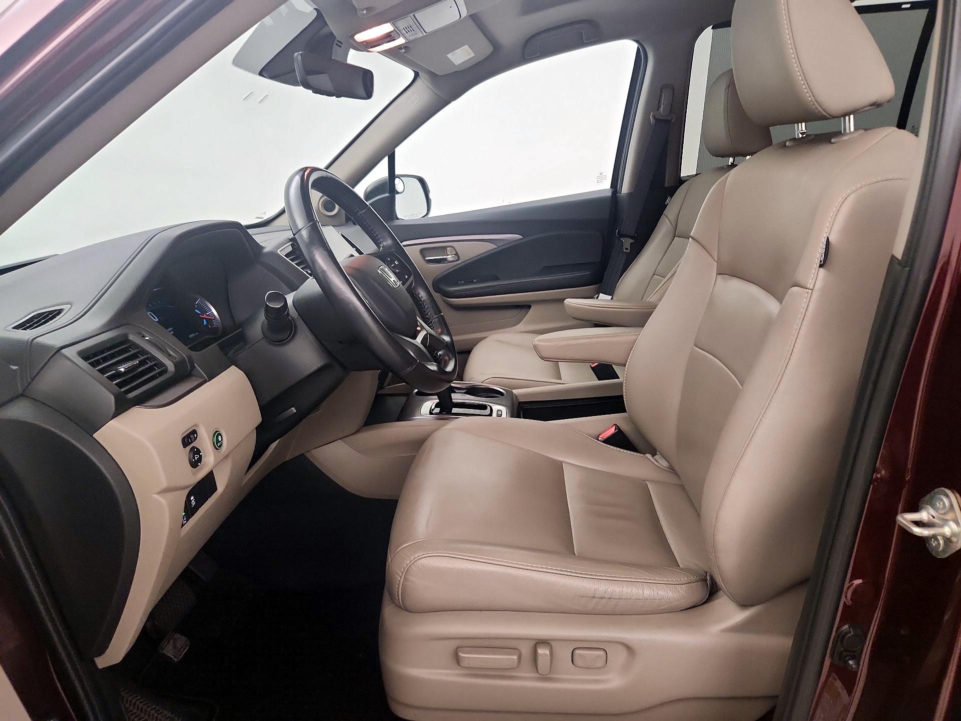 Thumbnail: 2019 Honda Pilot - 11