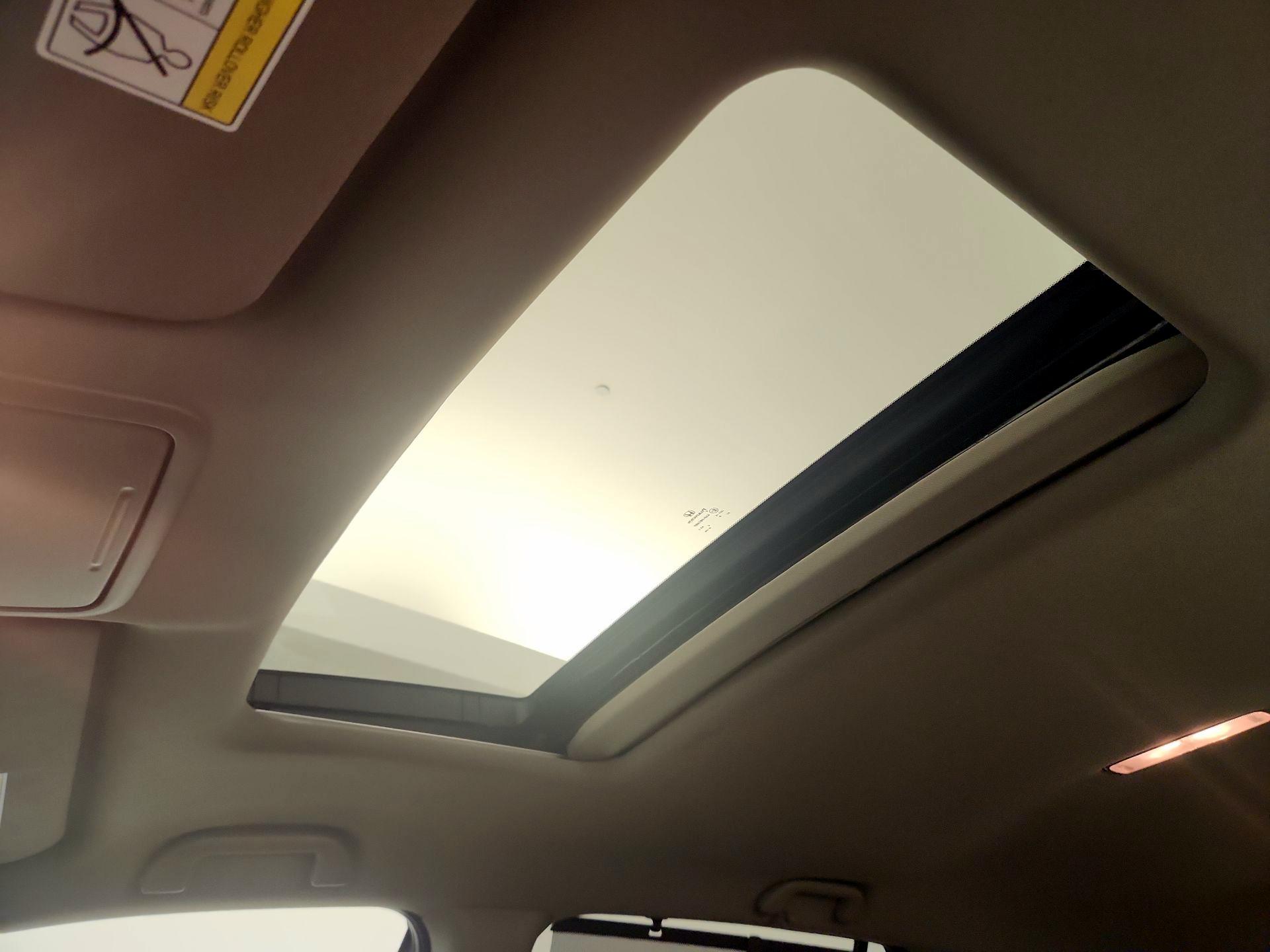 Thumbnail: 2019 Honda Pilot - 19