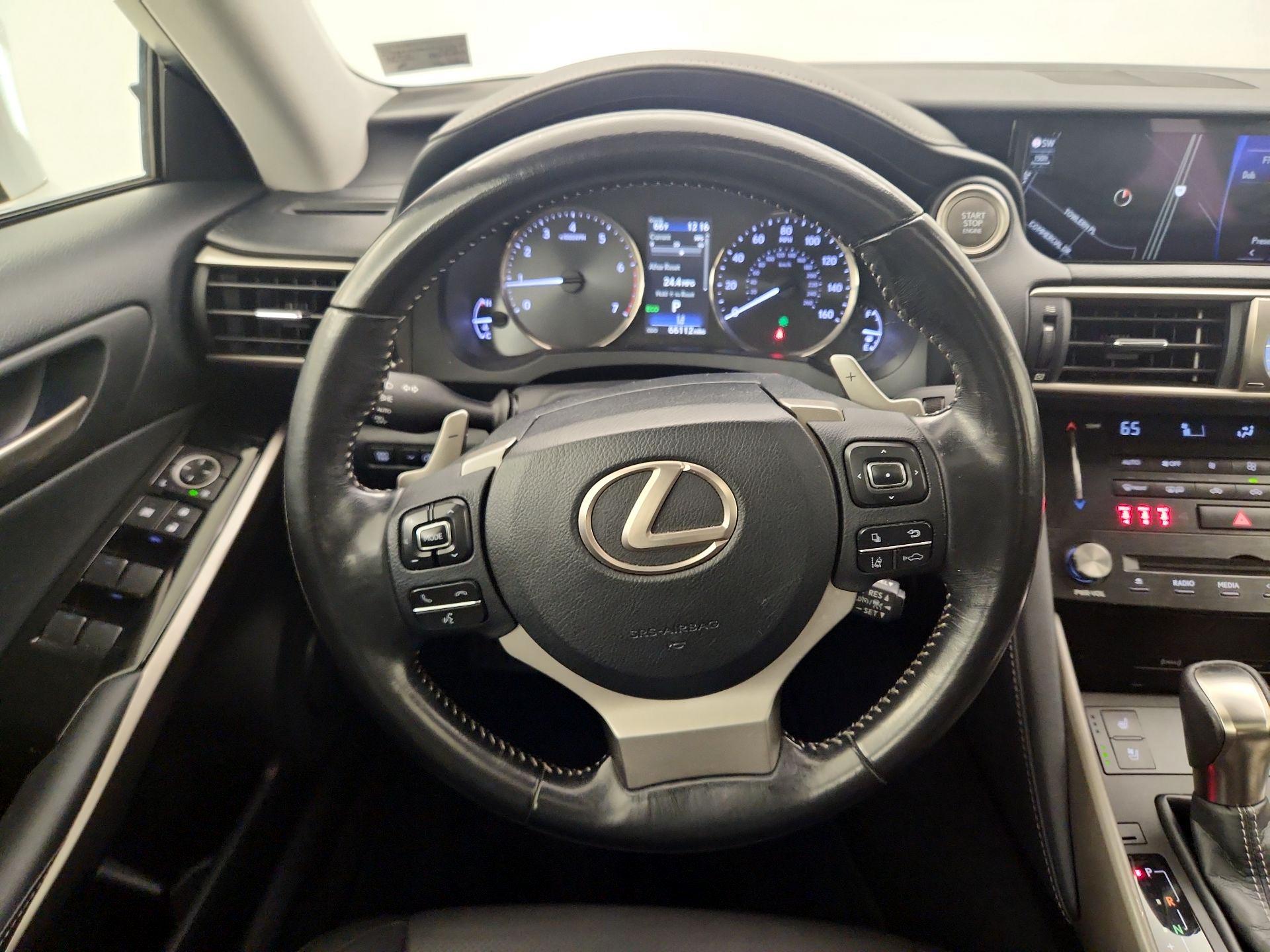 Thumbnail: 2017 Lexus IS - 10