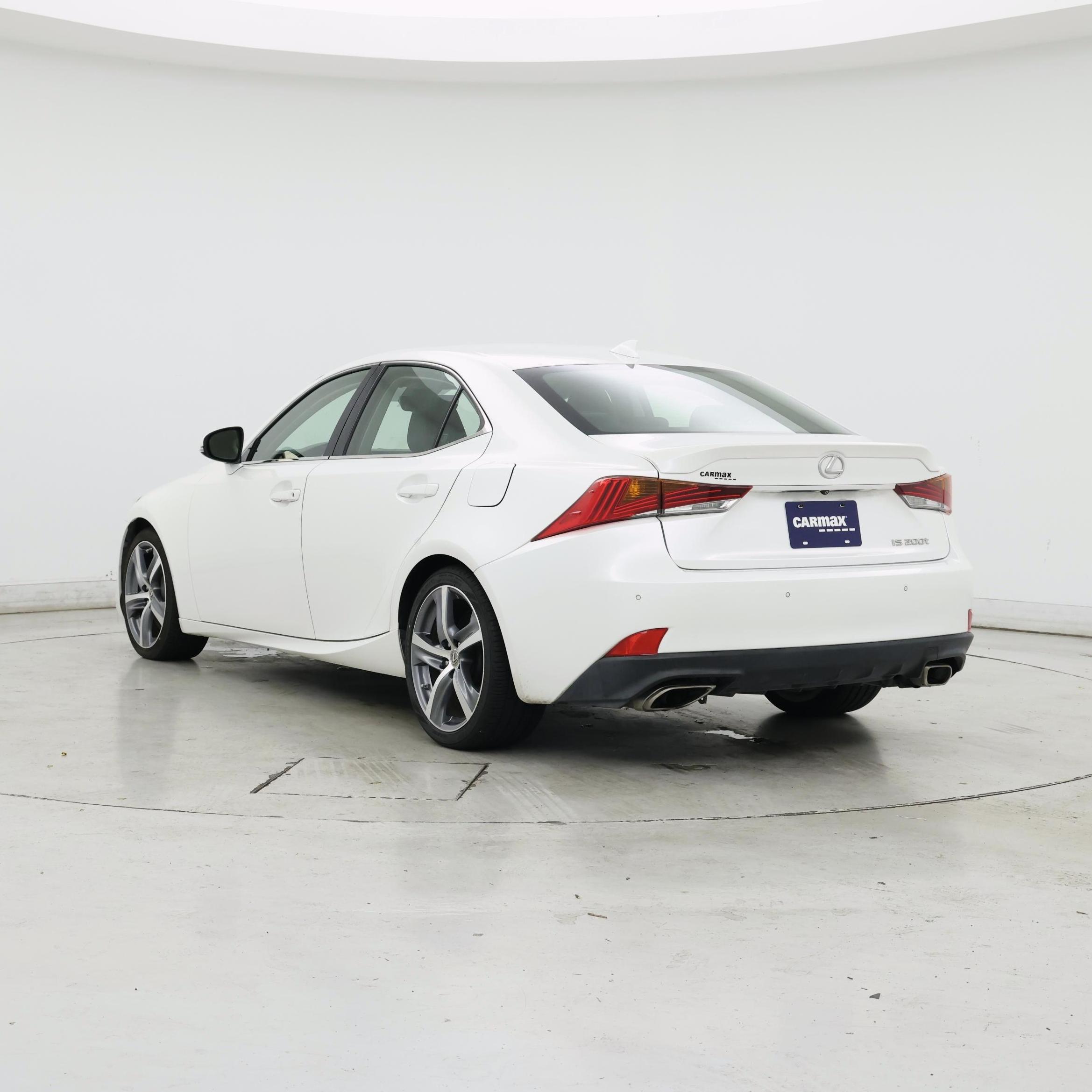 Thumbnail: 2017 Lexus IS - 2
