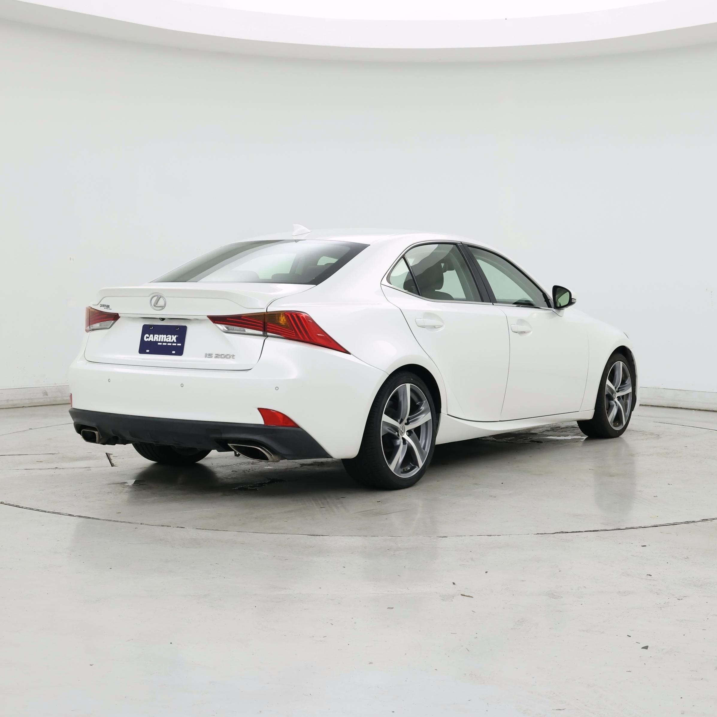 Thumbnail: 2017 Lexus IS - 8