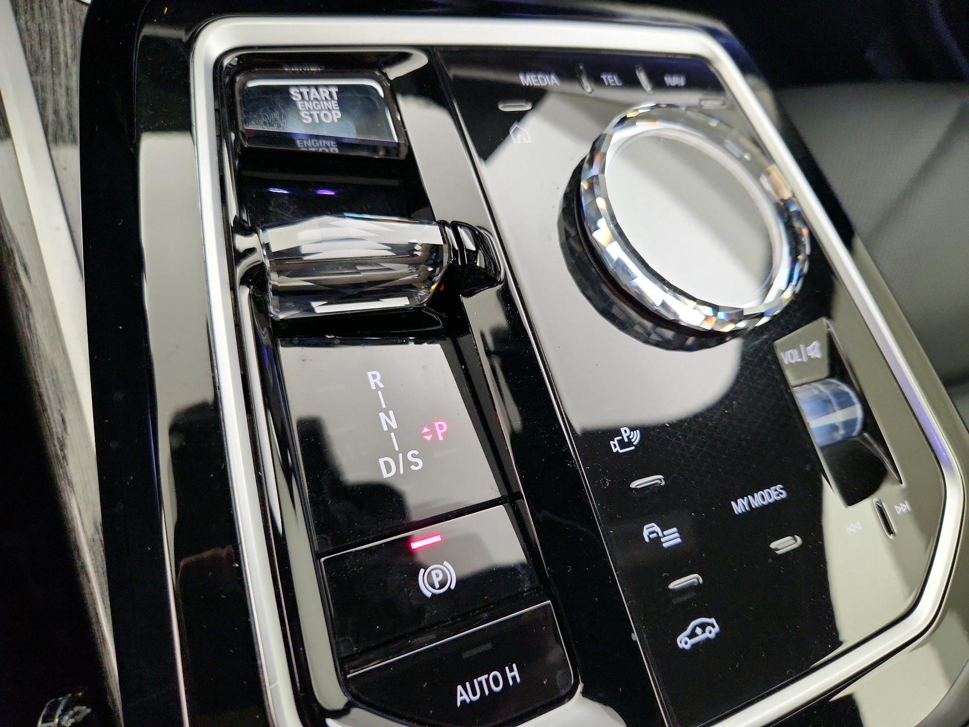 Thumbnail: 2023 BMW 7 Series - 18